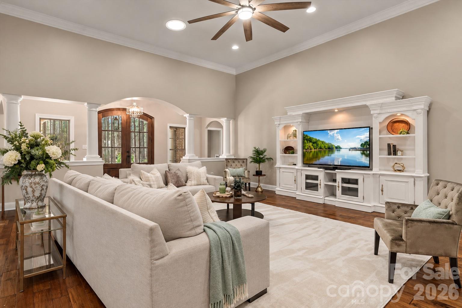 Great Room with 12 foot ceilings is the center of the home - 4950 River Hills Drive, Denver