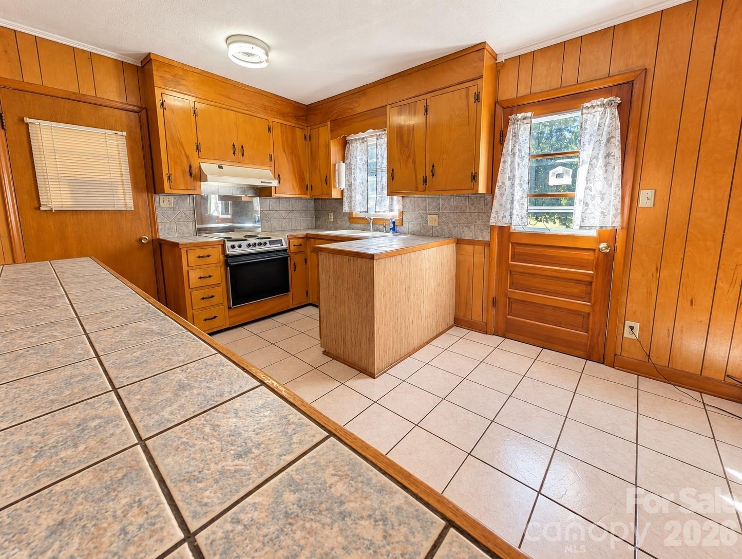 Single Family Residence at 106 Valley View Street, Morganton, photo 10 of 43