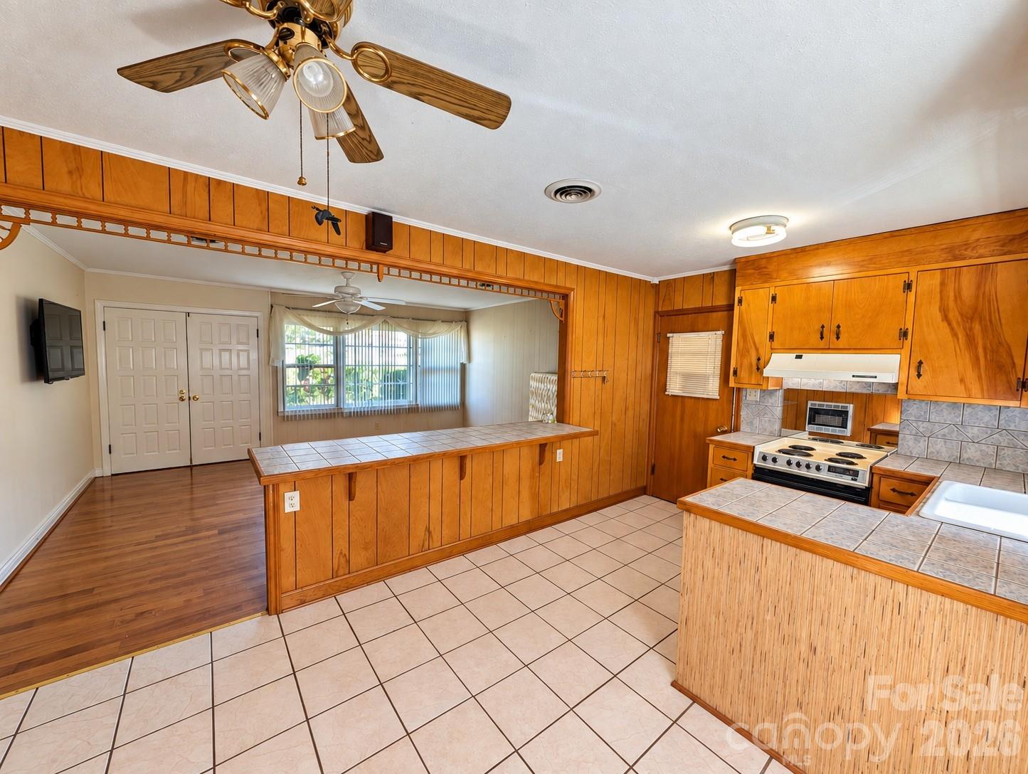 Single Family Residence at 106 Valley View Street, Morganton, photo 11 of 43