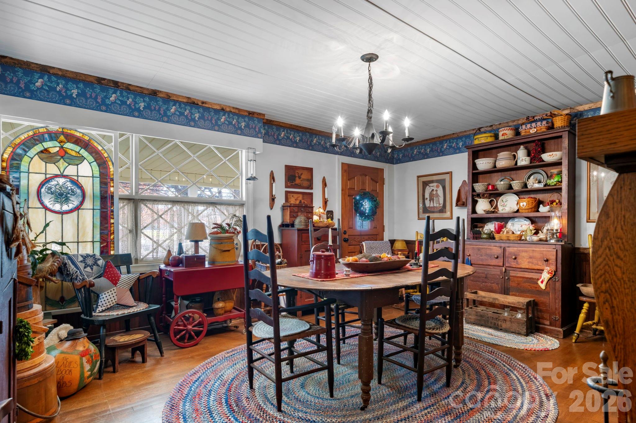 front formal dining, could also be used as a formal living area - 901 Union Street, Maiden