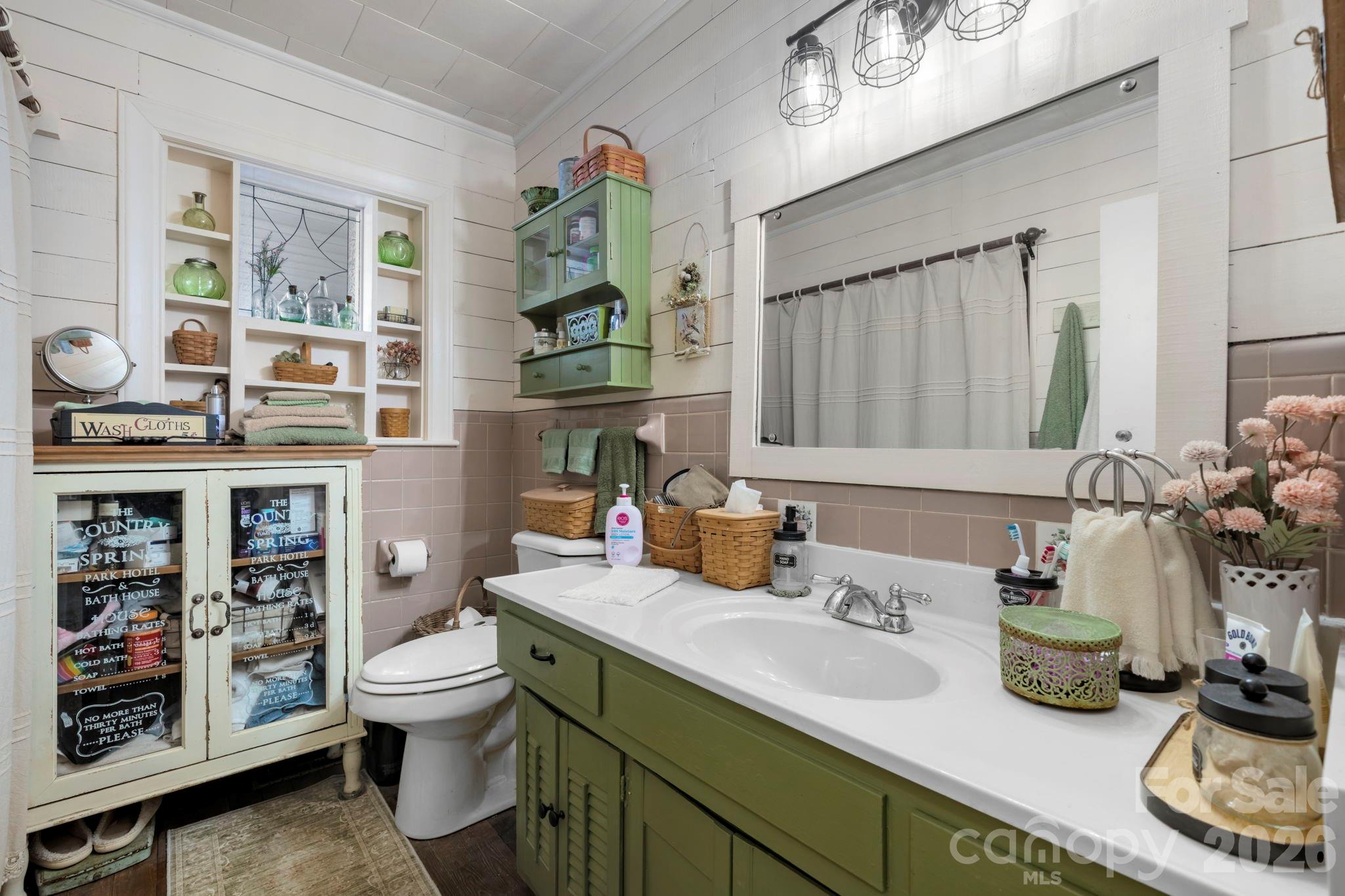 2nd full bath - 901 Union Street, Maiden