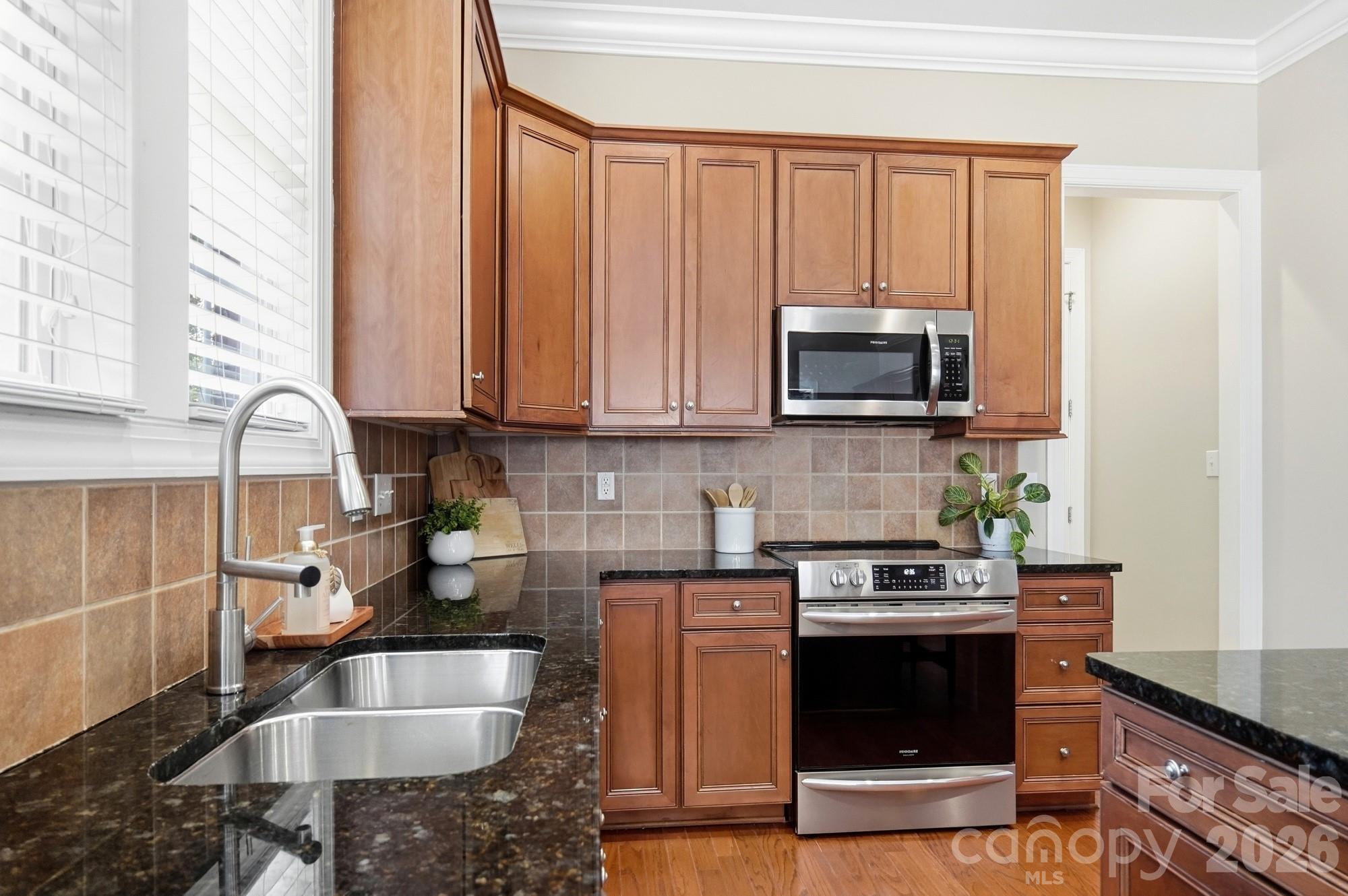 Single Family Residence at 8101 Prescot Glen Parkway, Waxhaw, photo 15 of 47