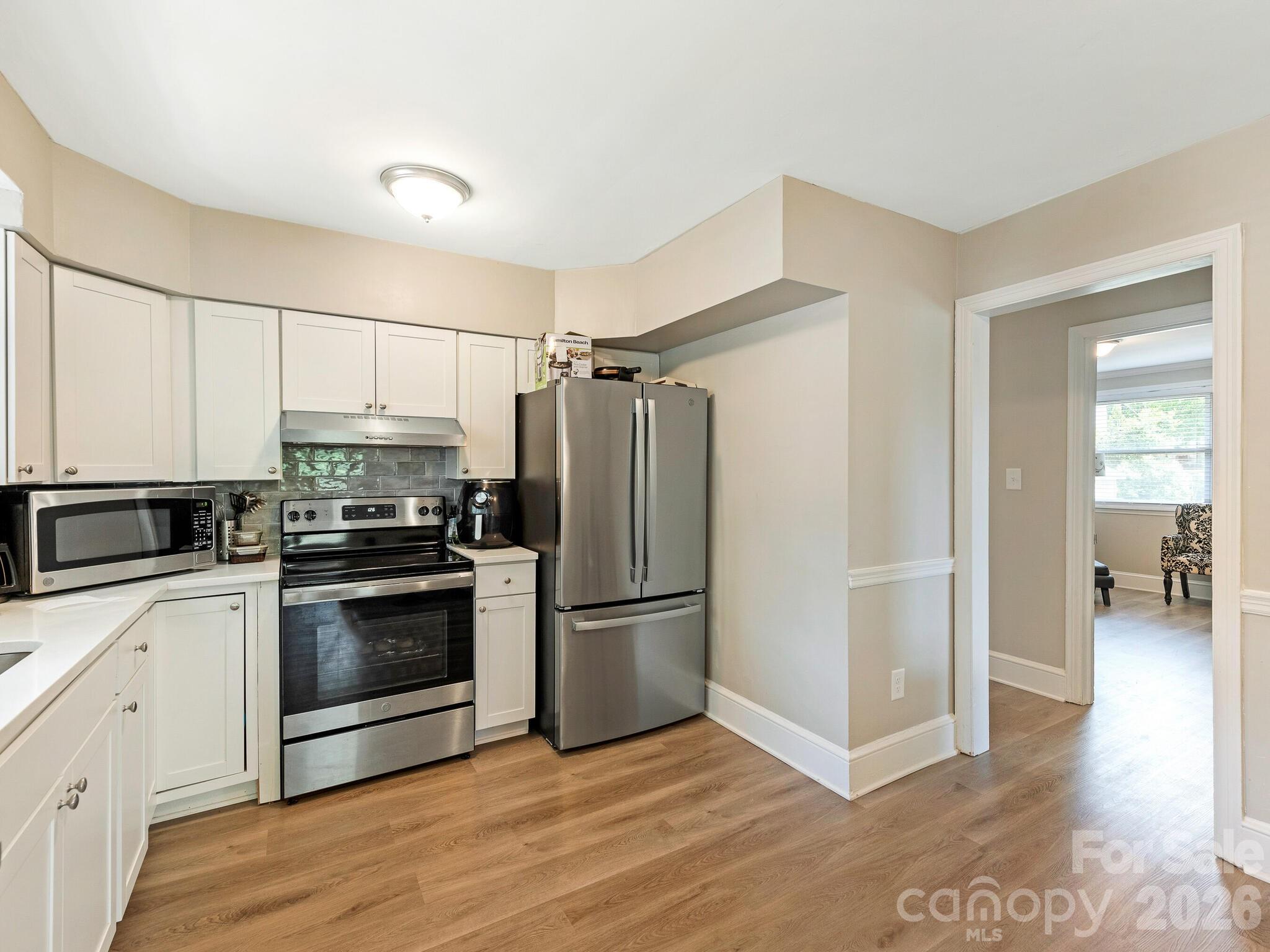 Duplex at 1301 S Kings Drive, Charlotte, photo 4 of 21