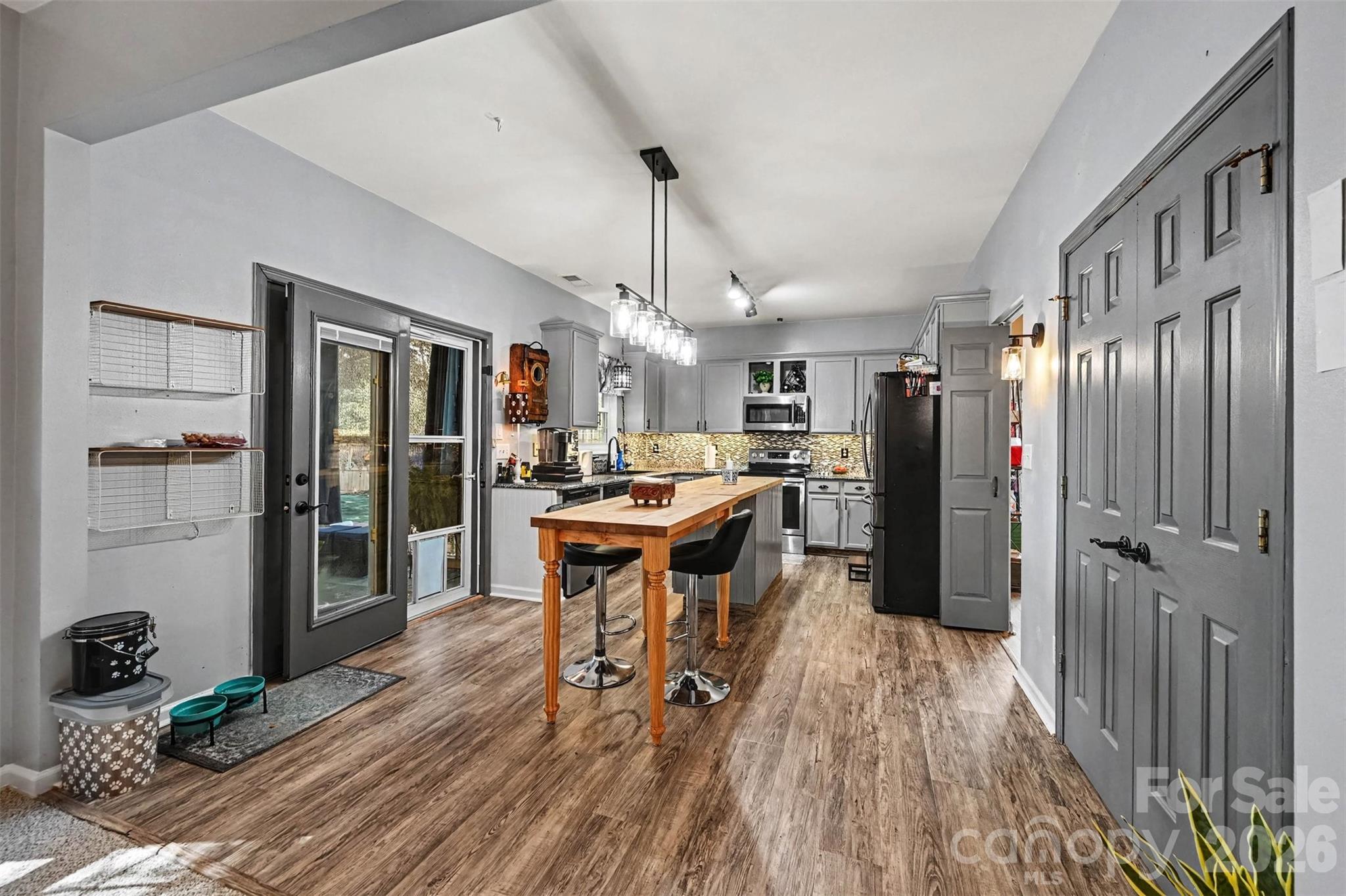 Single Family Residence at 114 S Audubon Avenue, Mooresville, photo 12 of 47