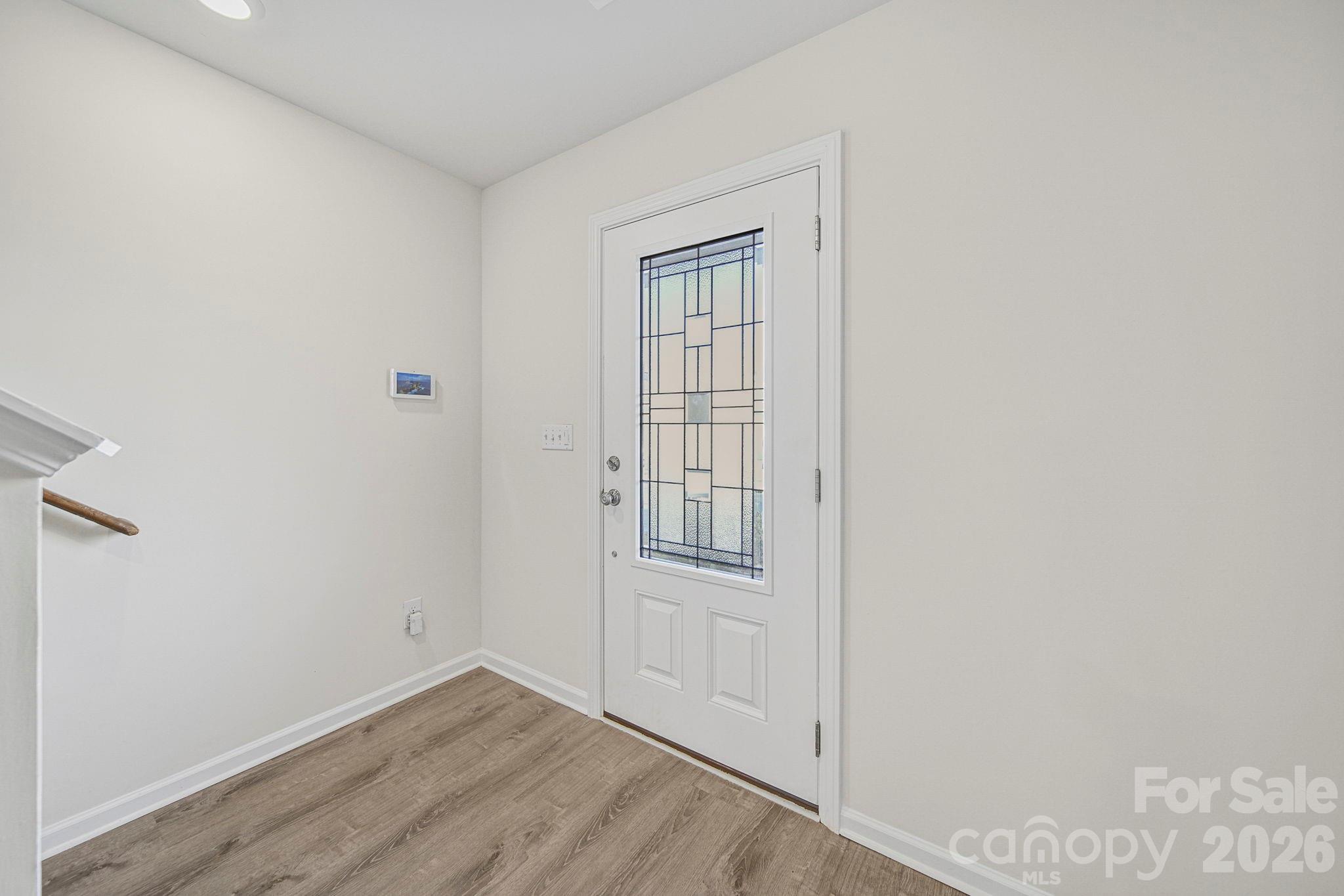 Single Family Residence at 3120 Green Apple Drive, Dallas, photo 3 of 39