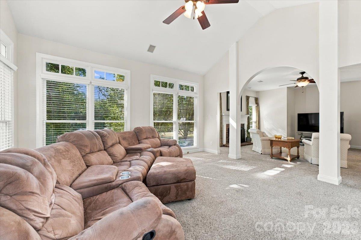Large sunroom - 178 Cove Creek Loop, Mooresville