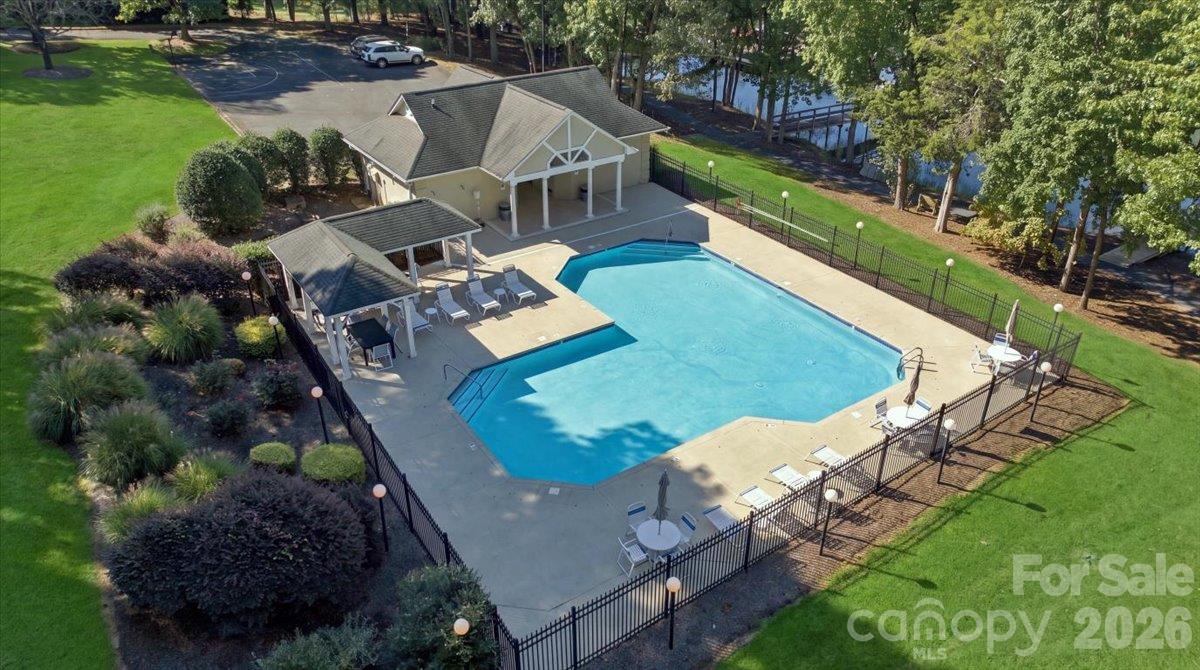 amenities center with pool and lake access - 178 Cove Creek Loop, Mooresville