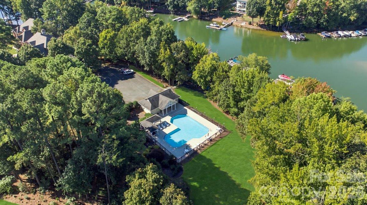 amenities center with pool and lake access - 178 Cove Creek Loop, Mooresville