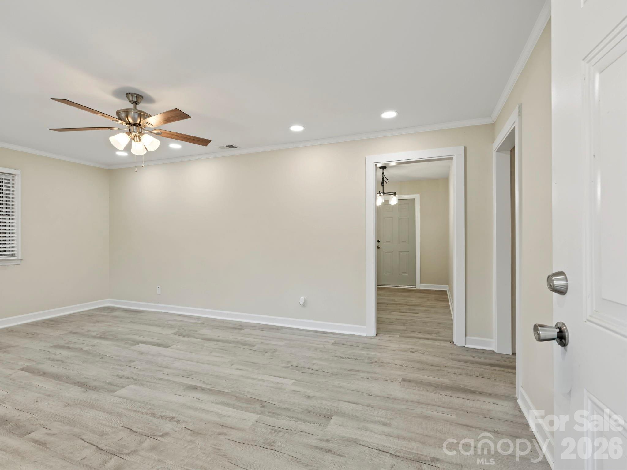 Single Family Residence at 512 Villa Street, Kannapolis, photo 6 of 38