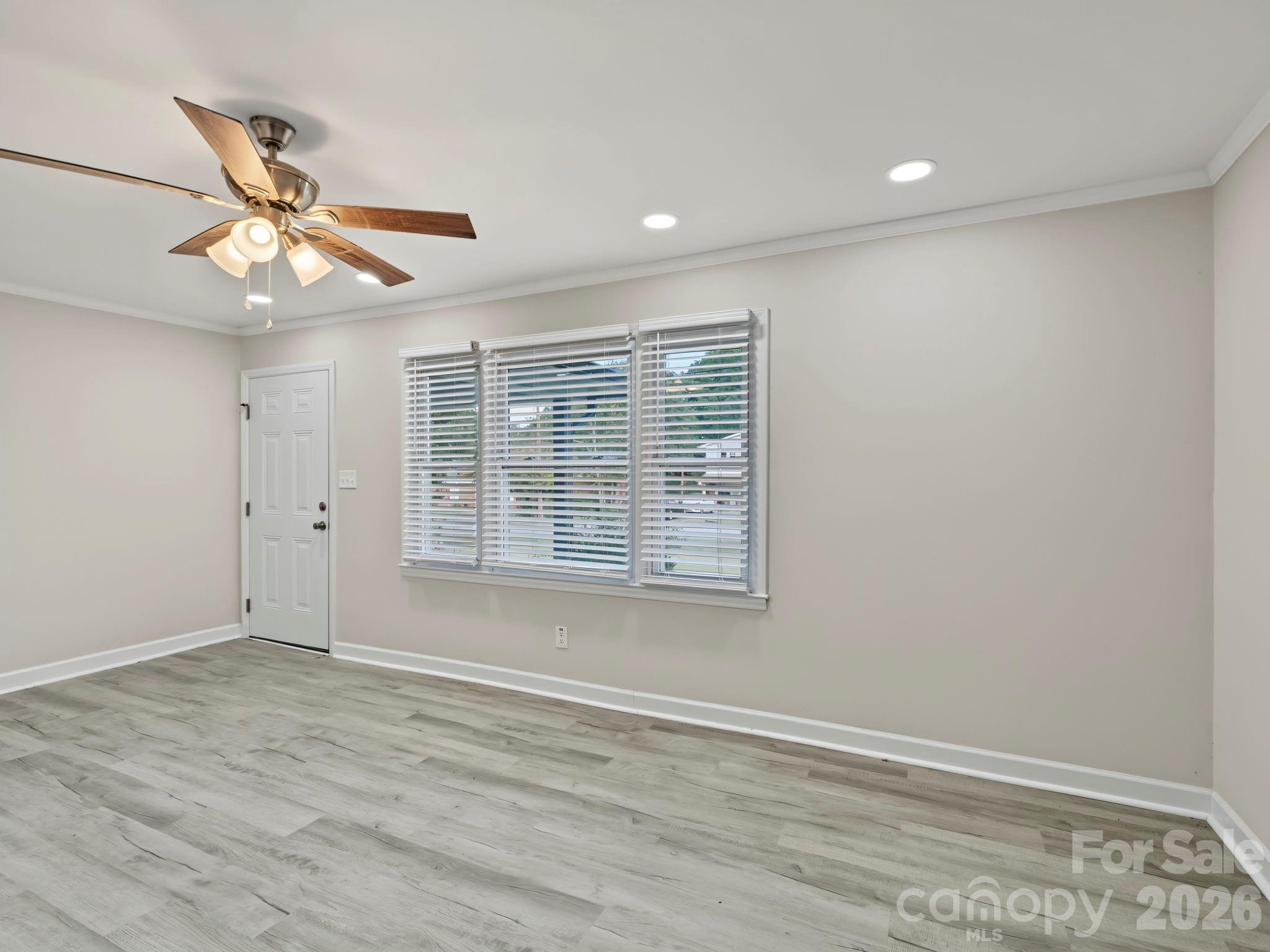 Single Family Residence at 512 Villa Street, Kannapolis, photo 8 of 38