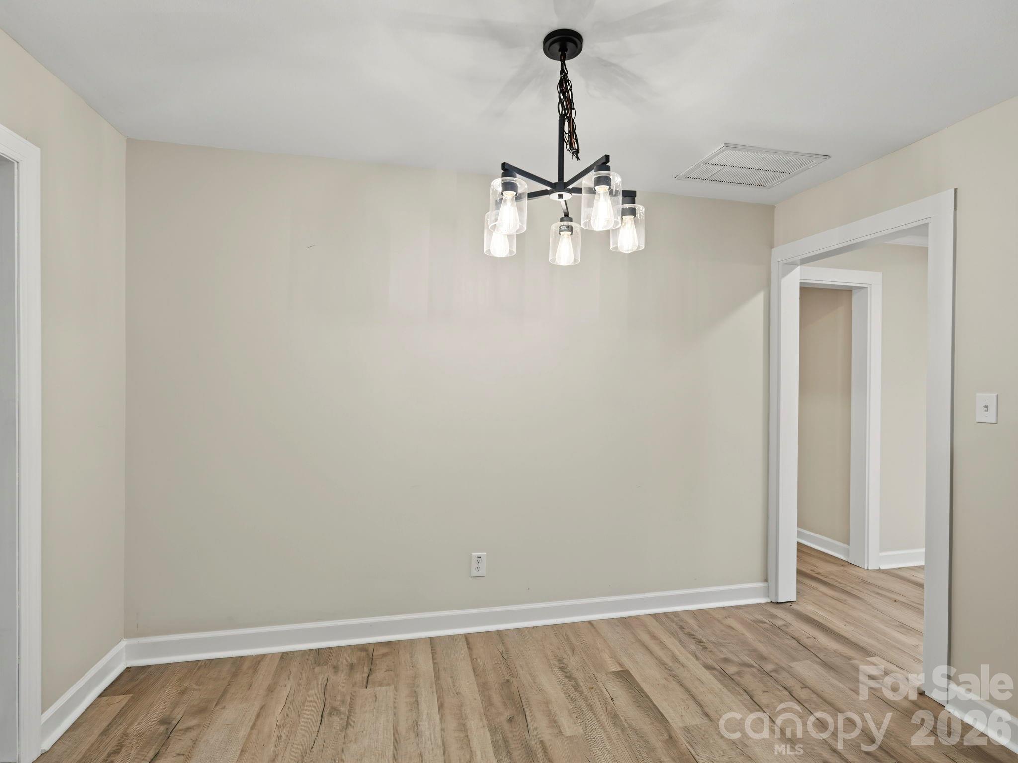 Single Family Residence at 512 Villa Street, Kannapolis, photo 12 of 38