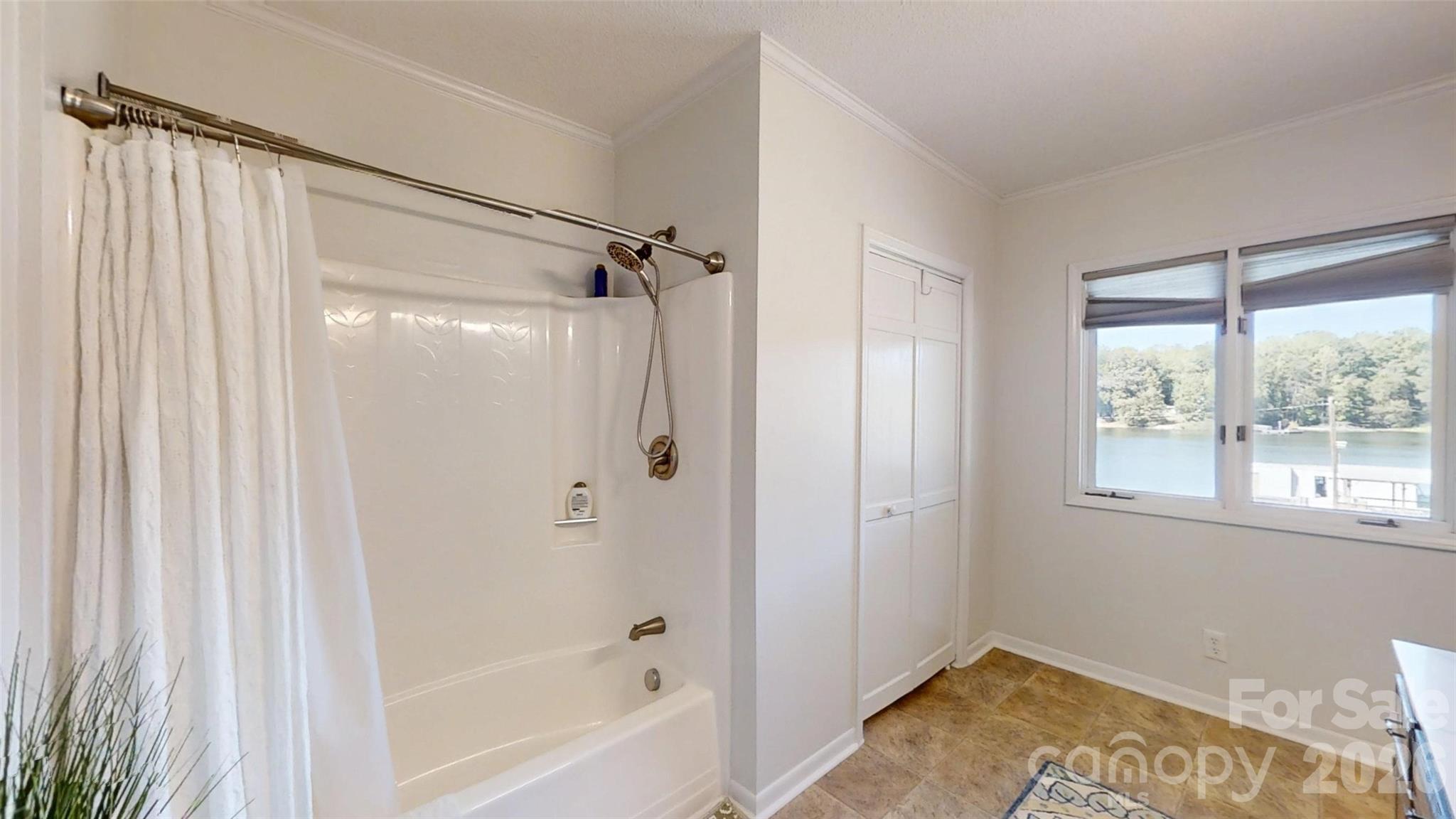 Single Family Residence at 4935 Vagabond Lane, Sherrills Ford, photo 12 of 18