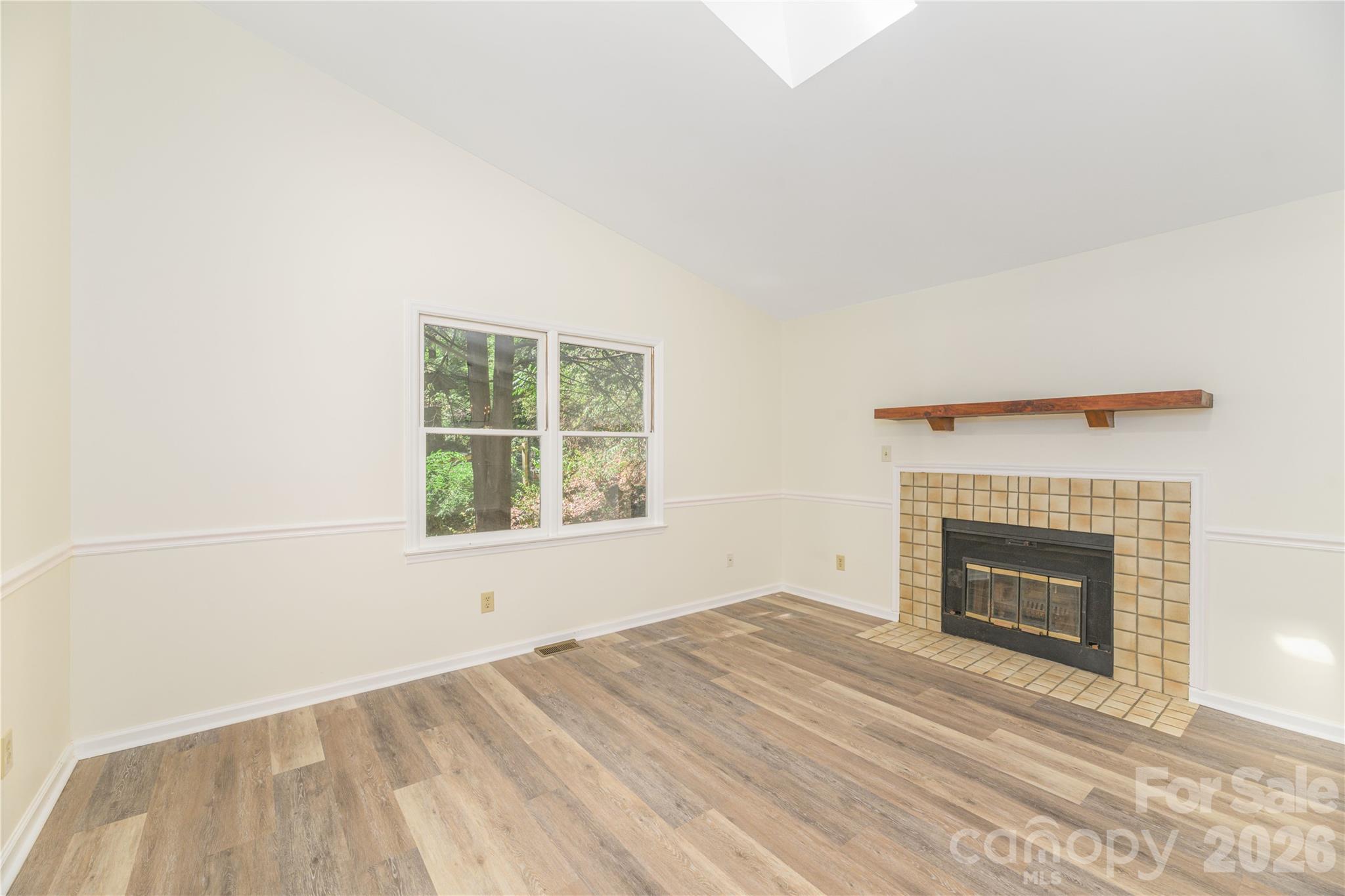 Townhouse at 101 Fenner Avenue, Asheville, photo 4 of 19