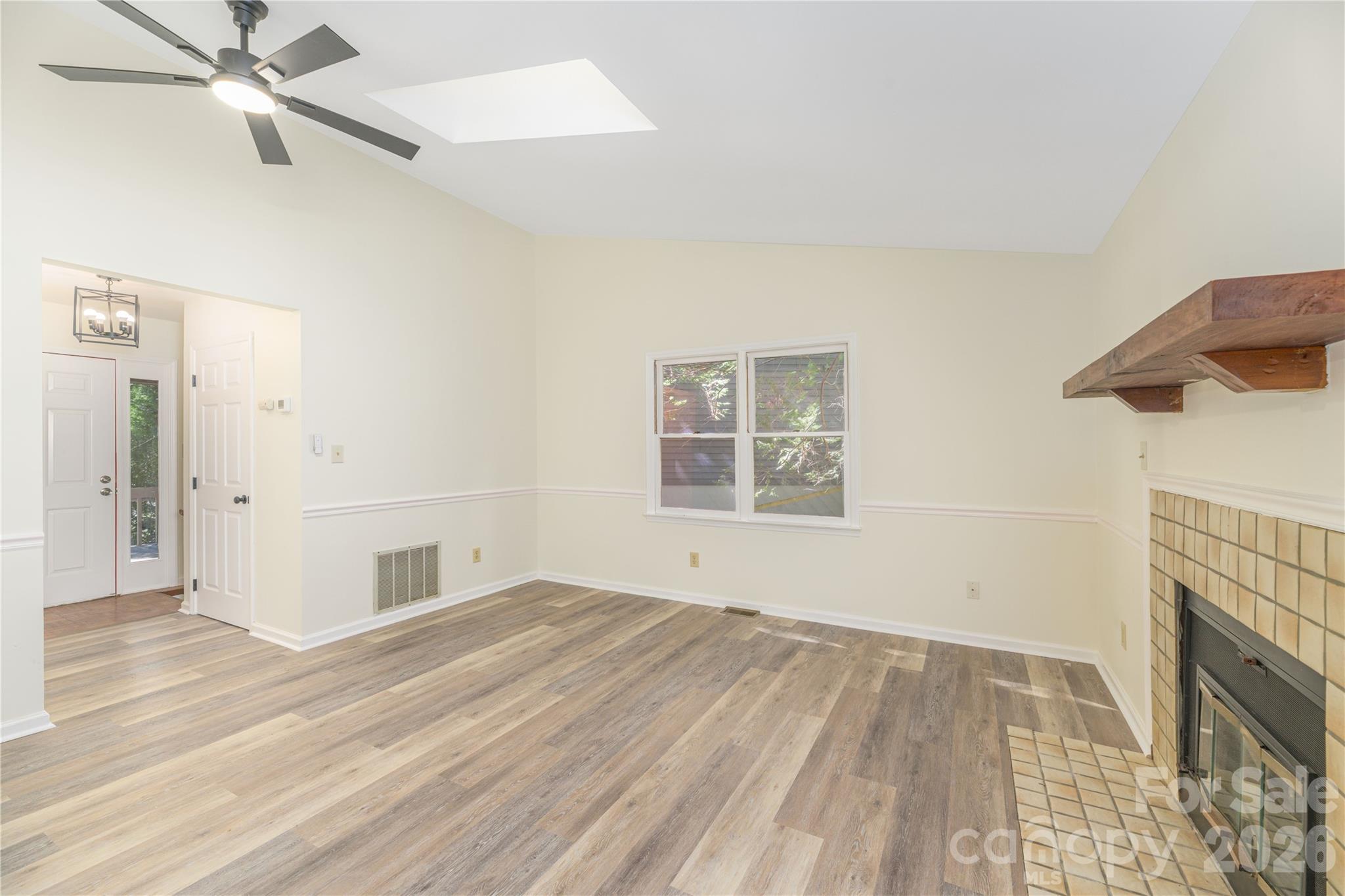 Townhouse at 101 Fenner Avenue, Asheville, photo 6 of 19