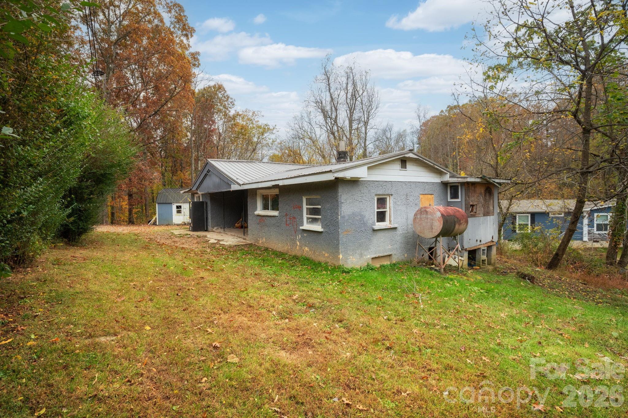 Single Family Residence at 226 Mount Allen Heights, Black Mountain, photo 3 of 11