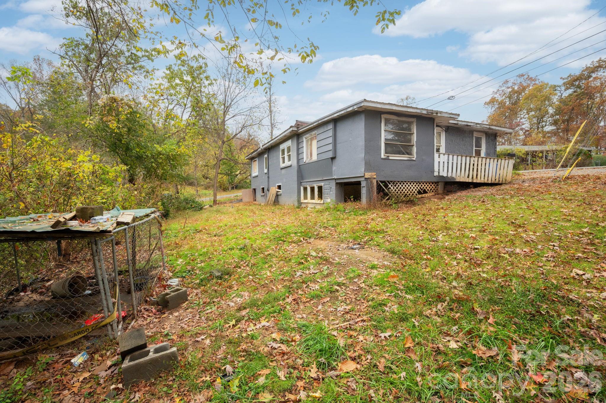 Single Family Residence at 226 Mount Allen Heights, Black Mountain, photo 4 of 11