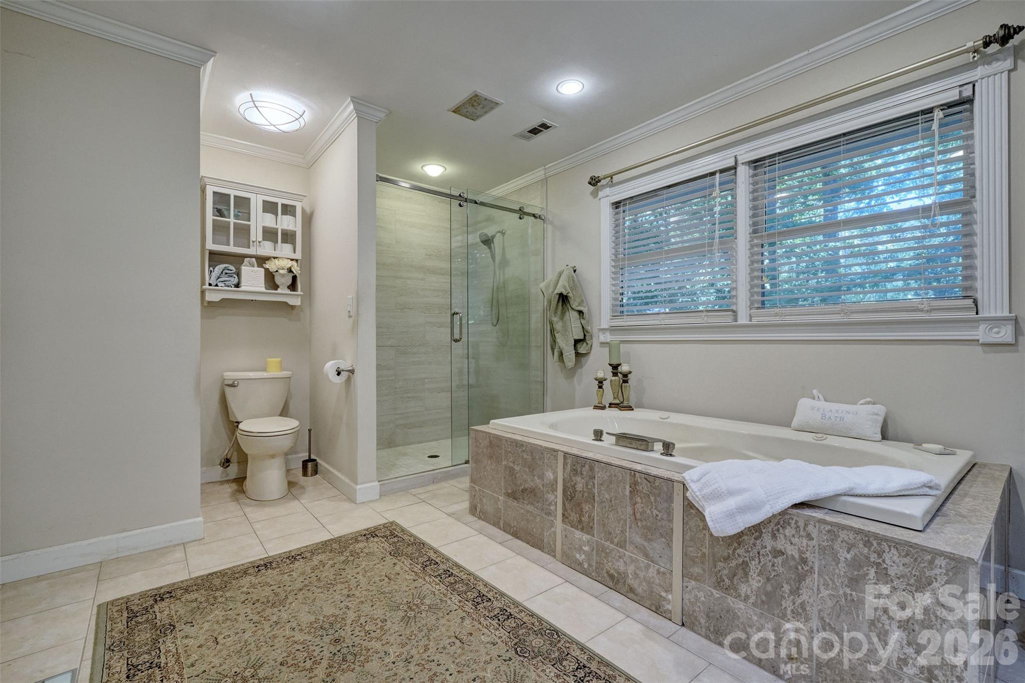 Single Family Residence at 70 Honeysuckle Woods, Lake Wylie, photo 21 of 44