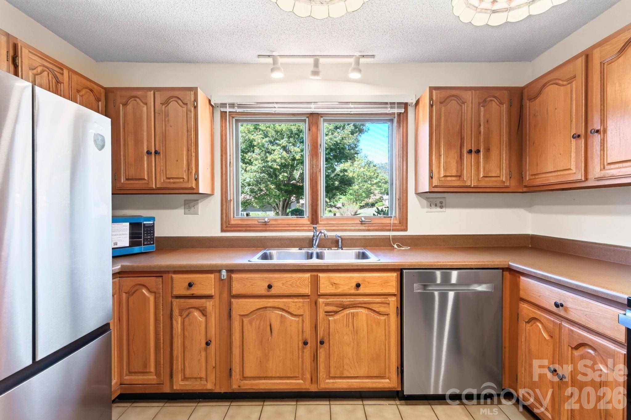 Townhouse at 15A Windflower Court, Asheville, photo 10 of 33