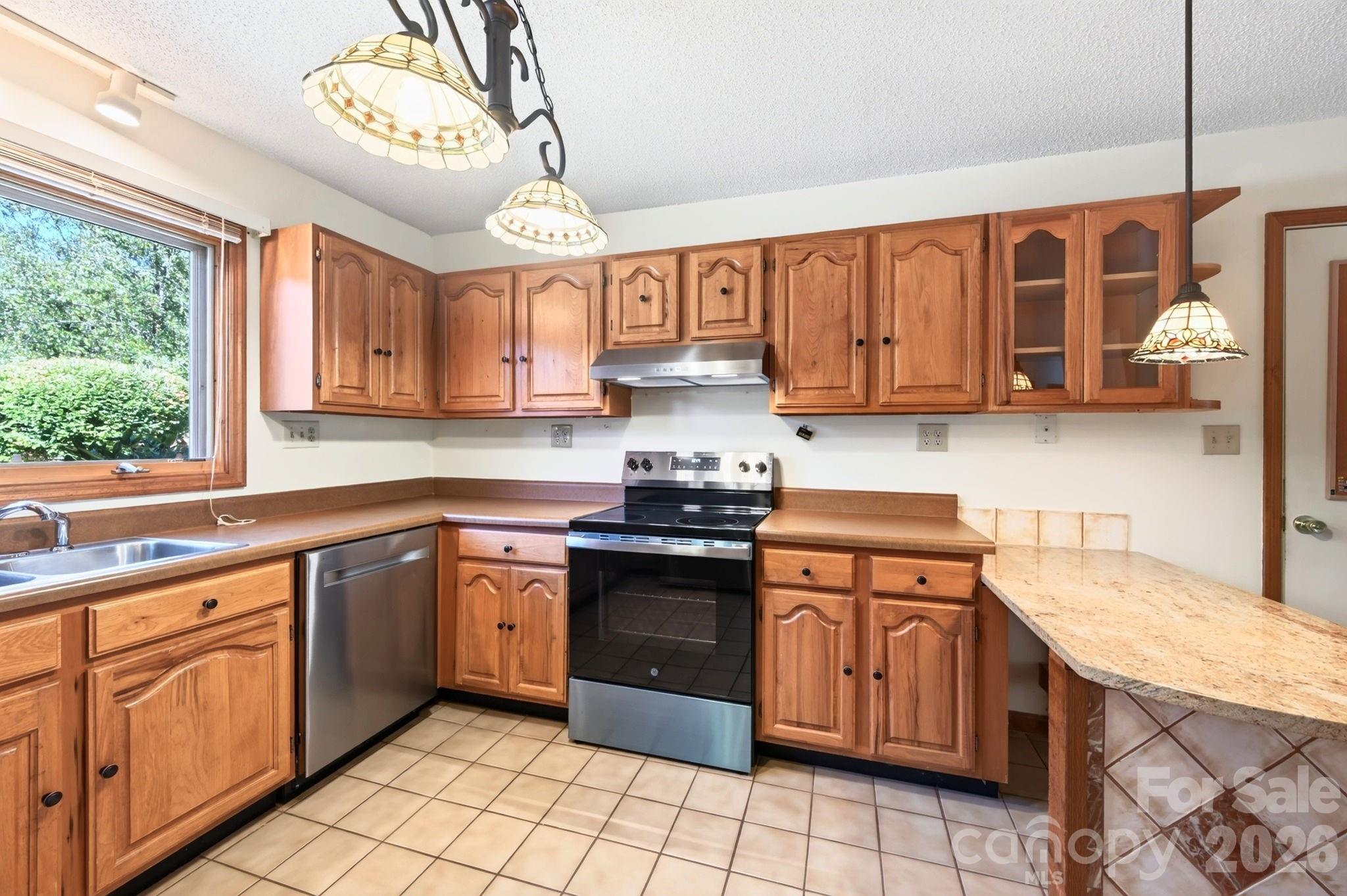 Townhouse at 15A Windflower Court, Asheville, photo 11 of 33