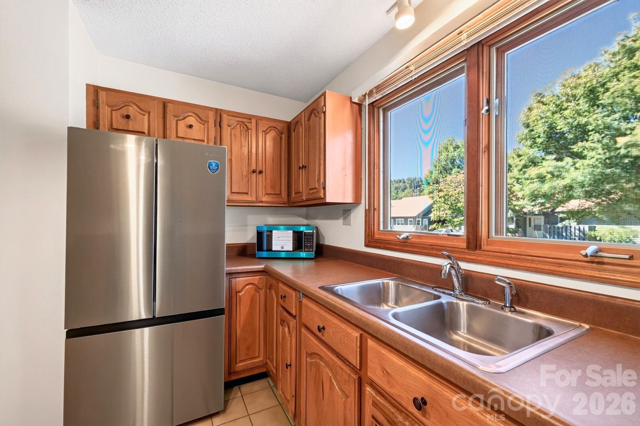 Townhouse at 15A Windflower Court, Asheville, photo 12 of 33