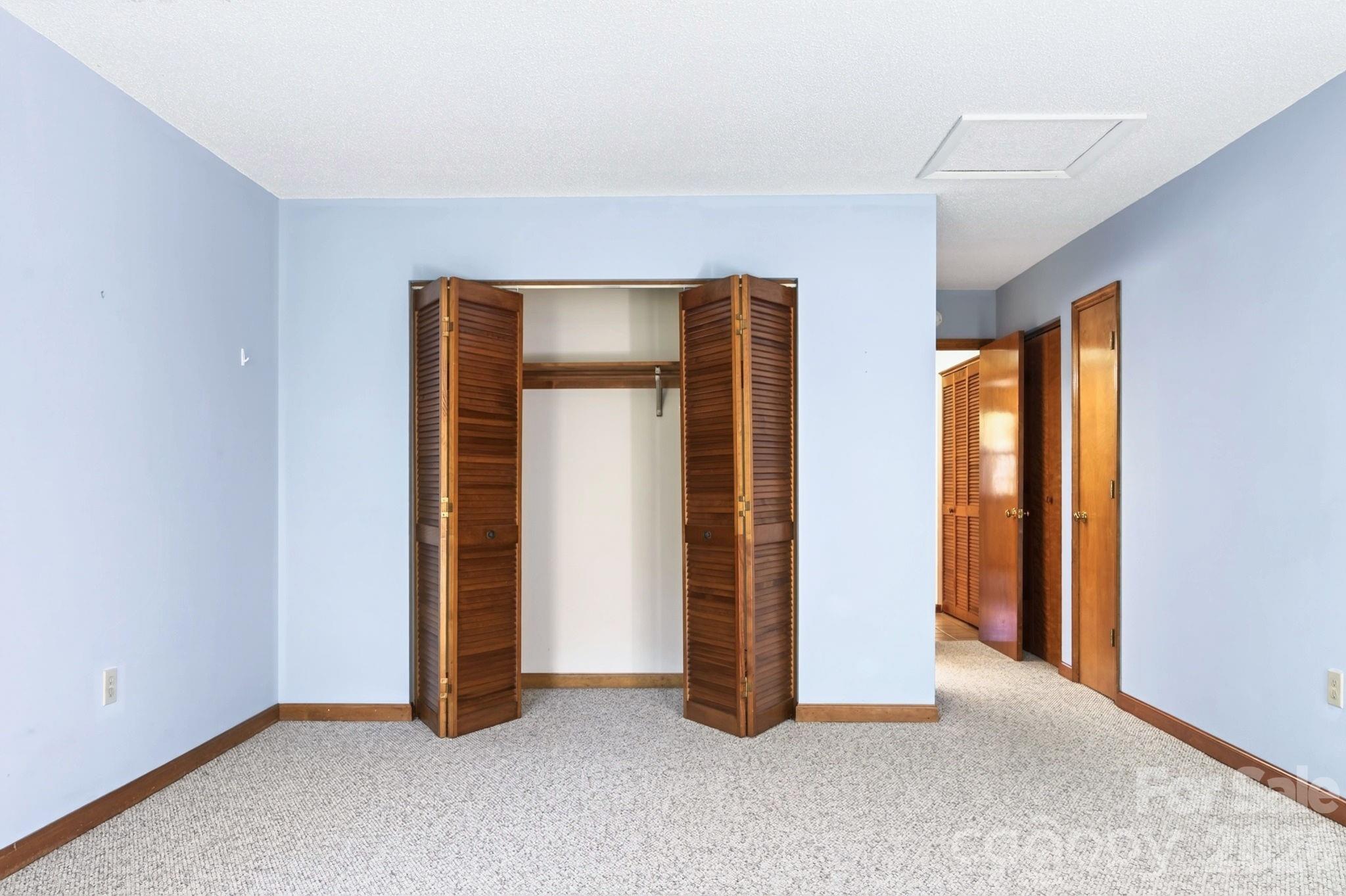 Townhouse at 15A Windflower Court, Asheville, photo 20 of 33