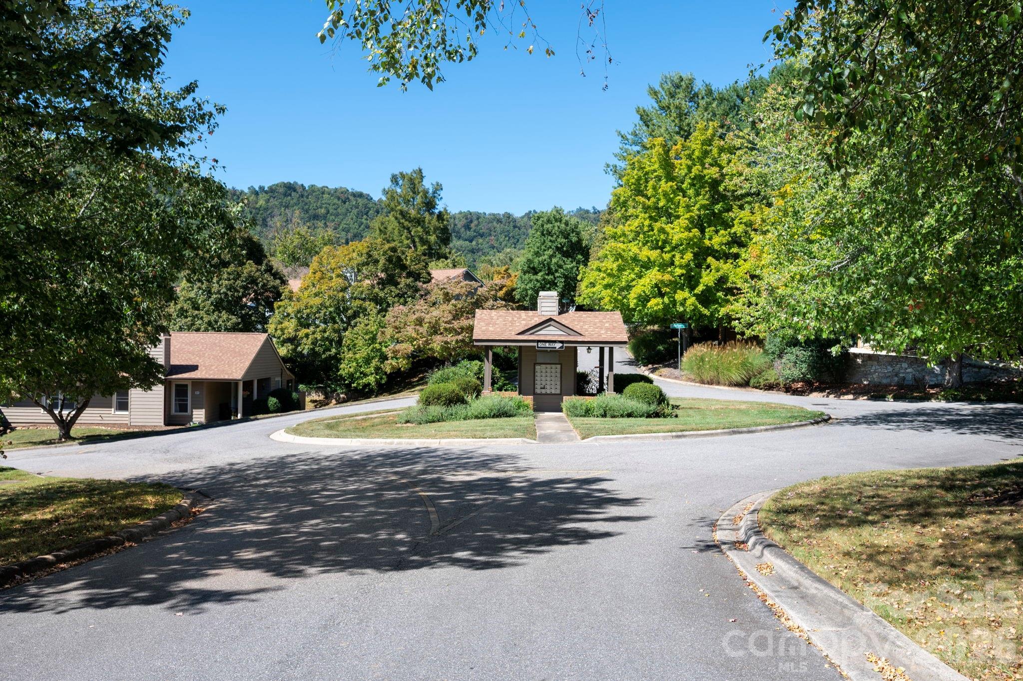 Townhouse at 15A Windflower Court, Asheville, photo 26 of 33