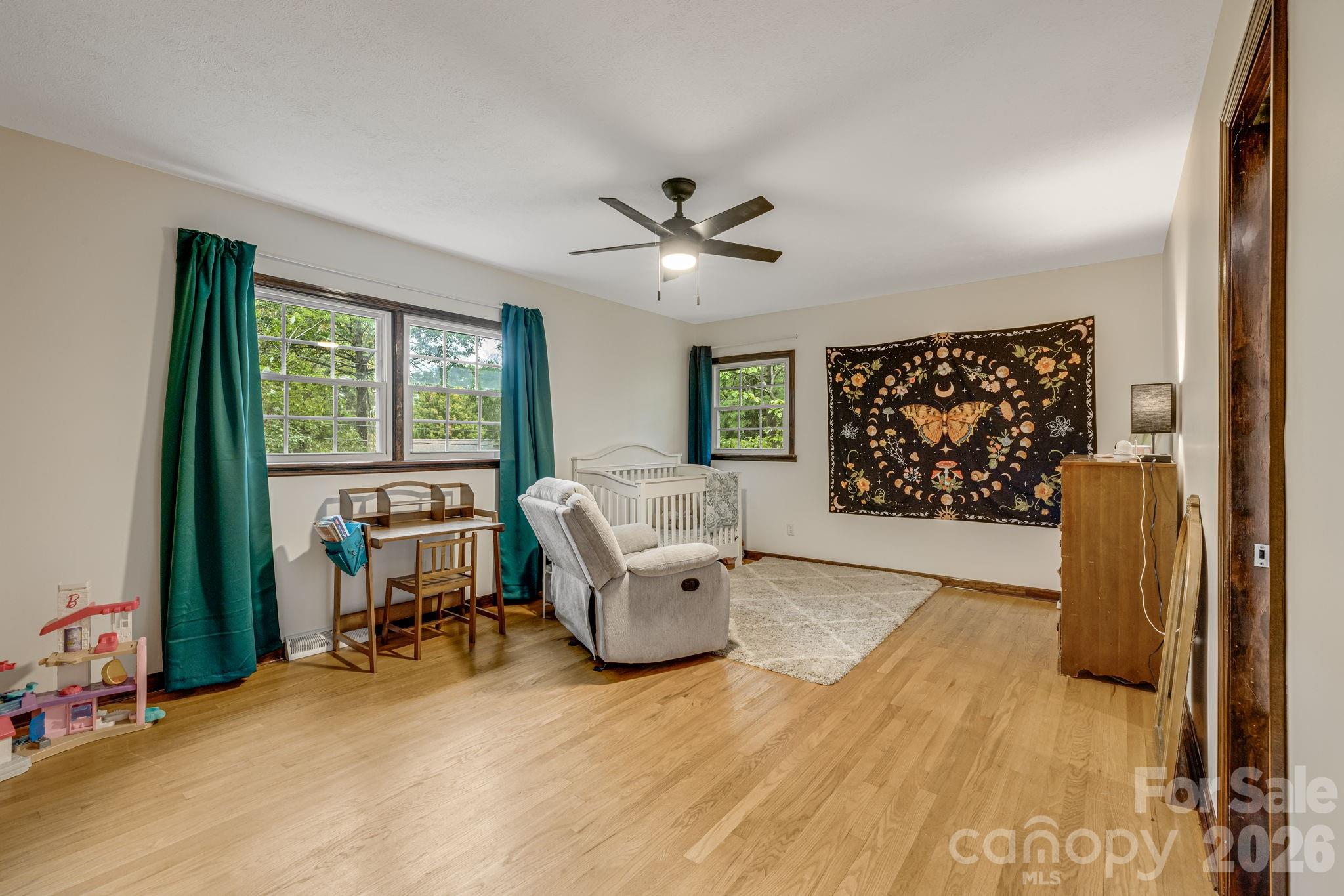Single Family Residence at 3238 Debbie Drive, Hendersonville, photo 17 of 43