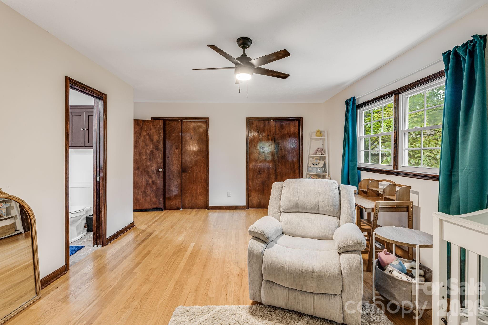 Single Family Residence at 3238 Debbie Drive, Hendersonville, photo 18 of 43