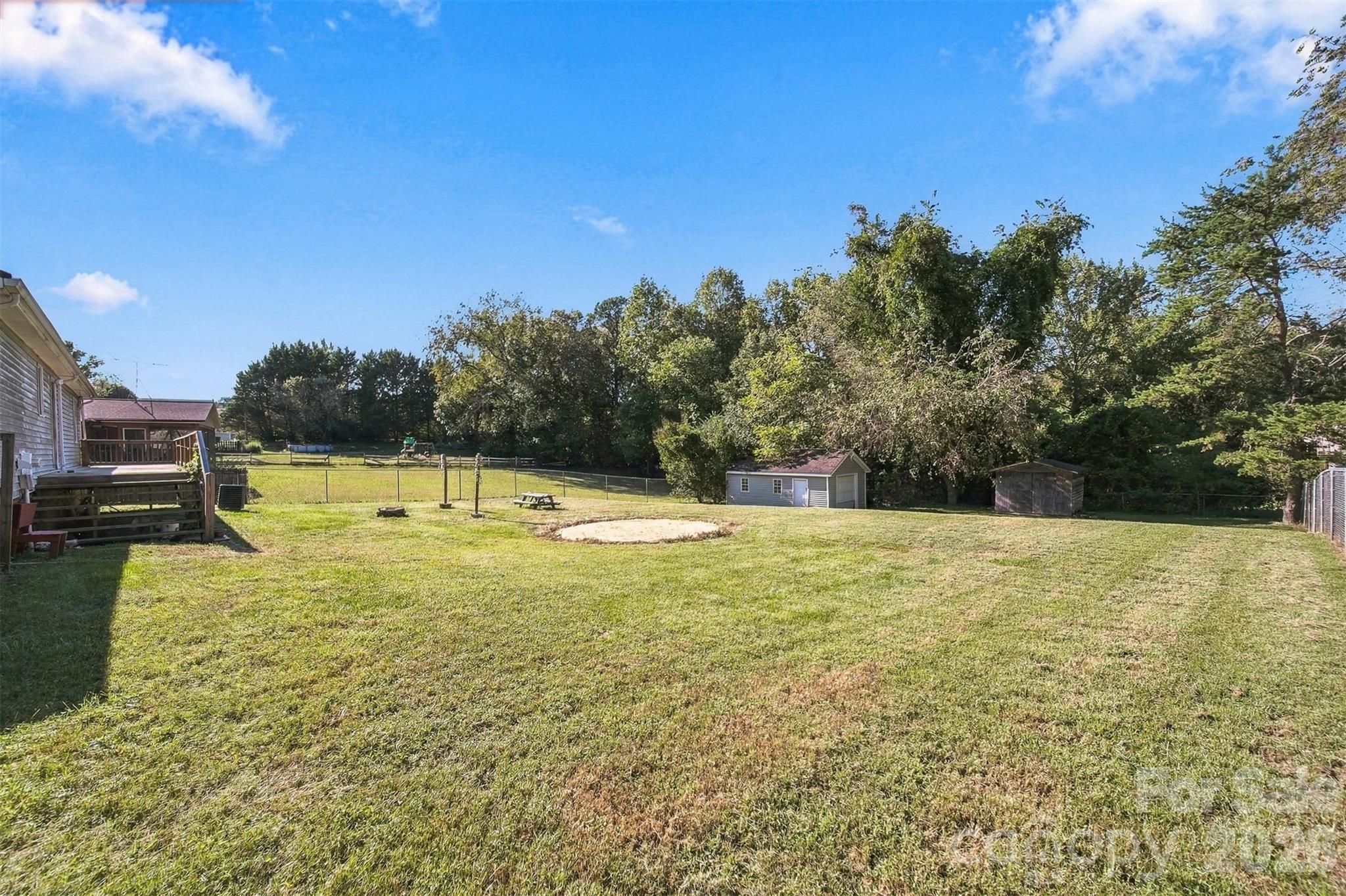 Single Family Residence at 425 Heritage Farm Road, Hickory, photo 20 of 23