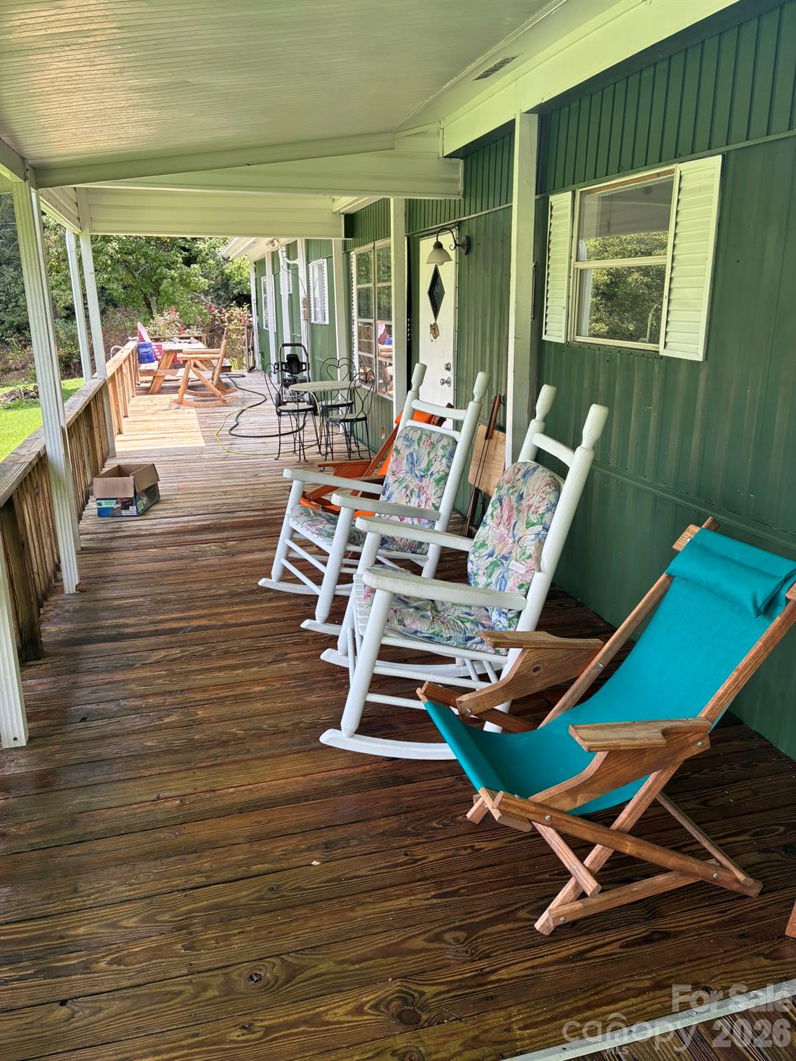 Relax in your rocking chair and enjoy a beverage - 987 Angelwood Lane, Hendersonville