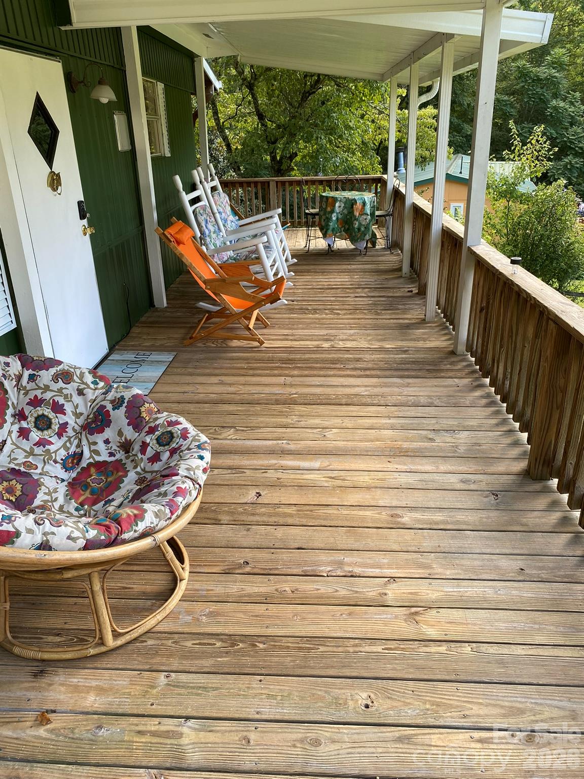 Large deck for entertaining - 987 Angelwood Lane, Hendersonville