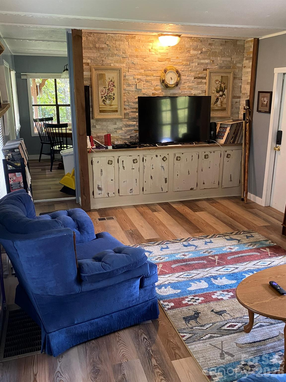 Family Room - 987 Angelwood Lane, Hendersonville