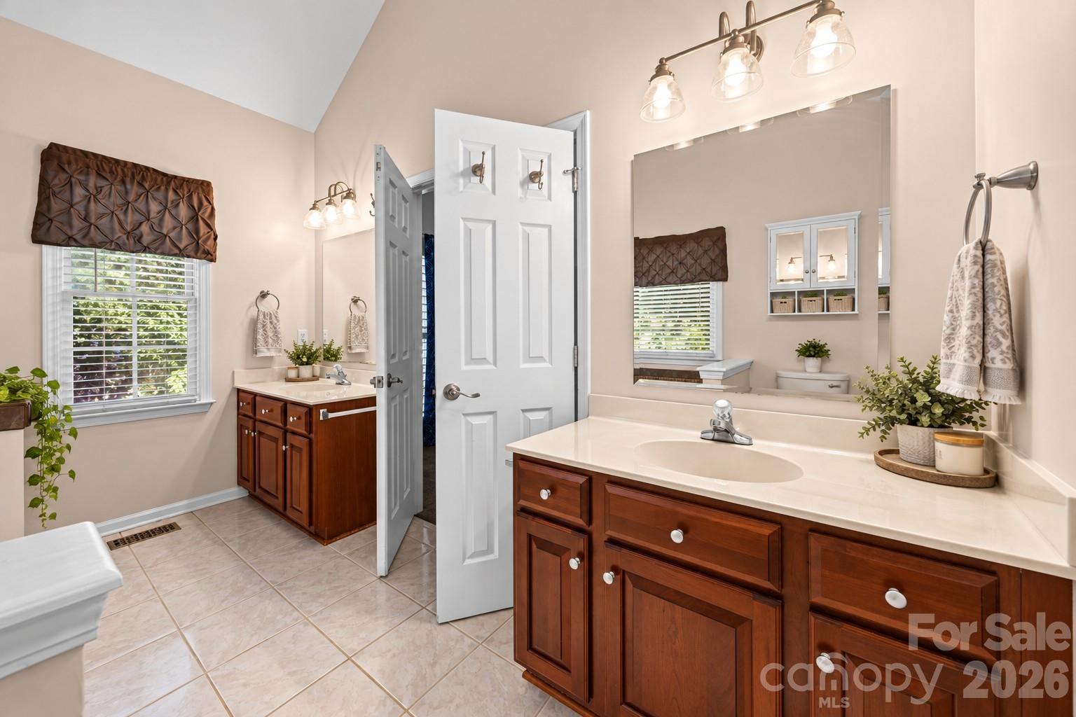 Single Family Residence at 5650 Landale Court NW, Concord, photo 6 of 31
