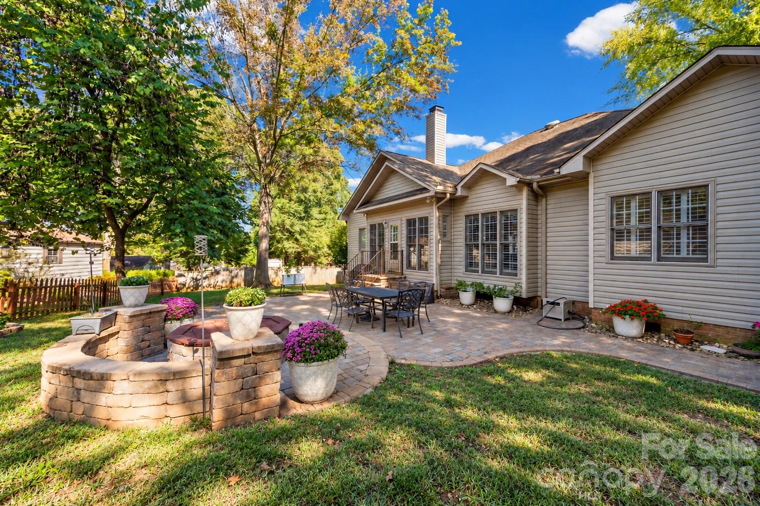 Single Family Residence at 5650 Landale Court NW, Concord, photo 23 of 31