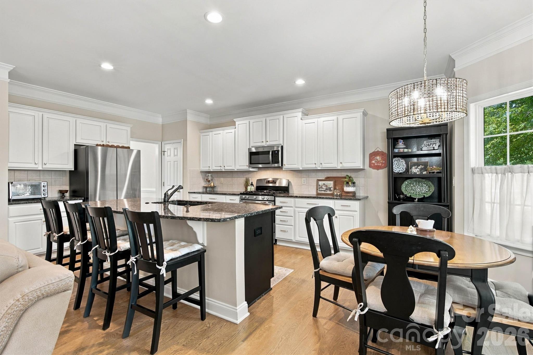 Single Family Residence at 1550 Valhalla Drive, Denver, photo 11 of 41