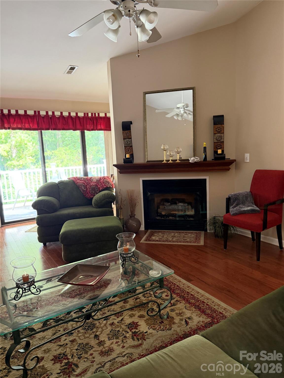 Townhouse at 433 19th Avenue Court NE, Hickory, photo 6 of 23