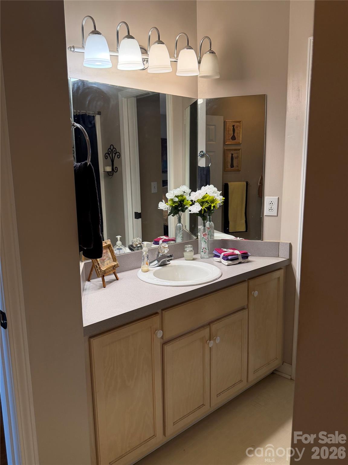 Townhouse at 433 19th Avenue Court NE, Hickory, photo 14 of 23