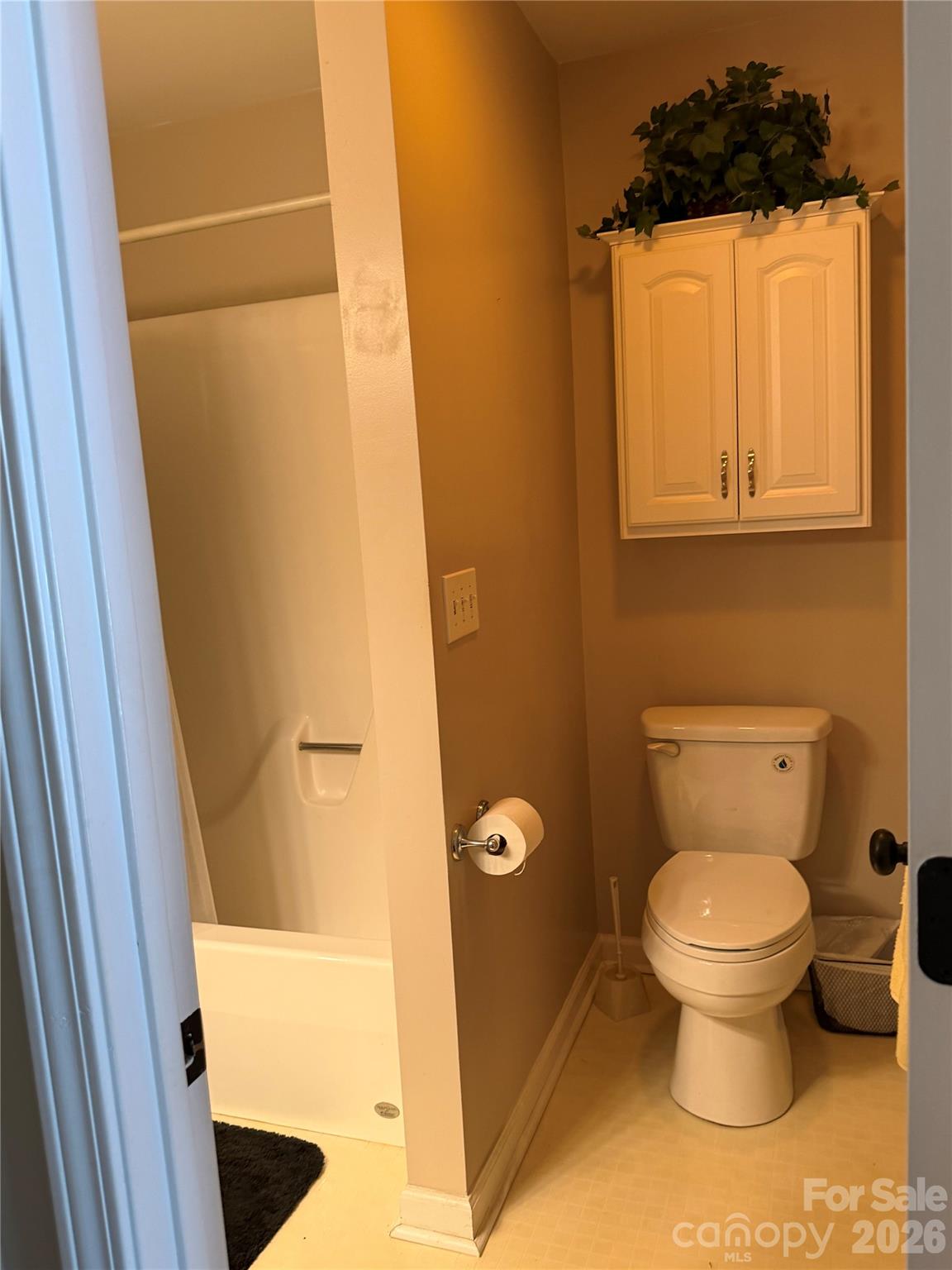 Townhouse at 433 19th Avenue Court NE, Hickory, photo 16 of 23