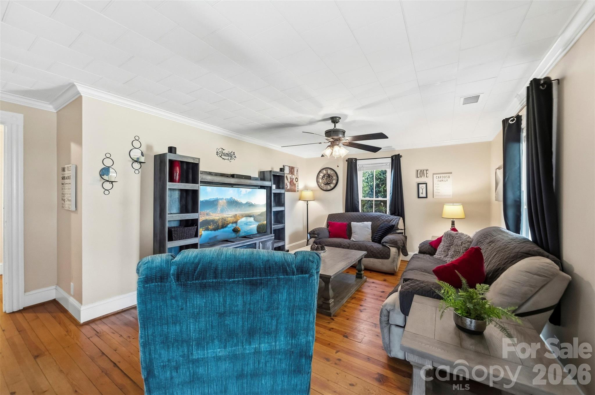 Living room - 322 E Main Street, Maiden