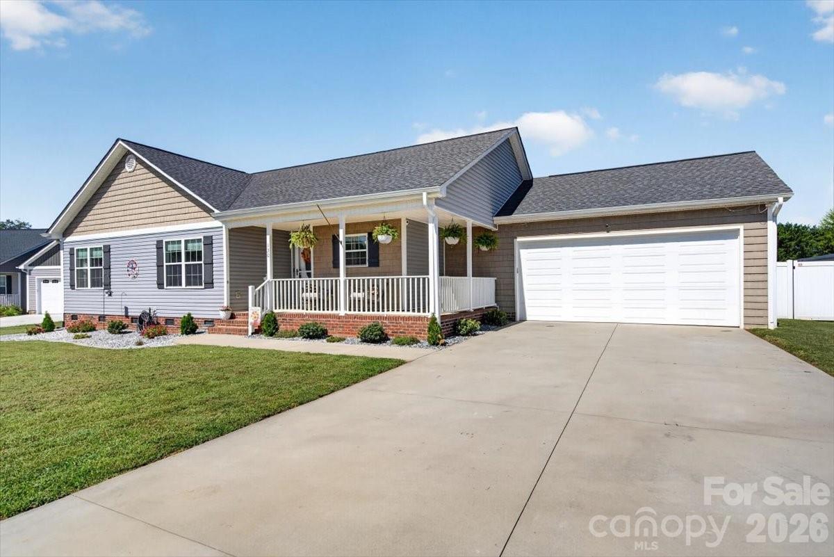 Single Family Residence at 130 Portman Lane, Statesville, photo 2 of 41
