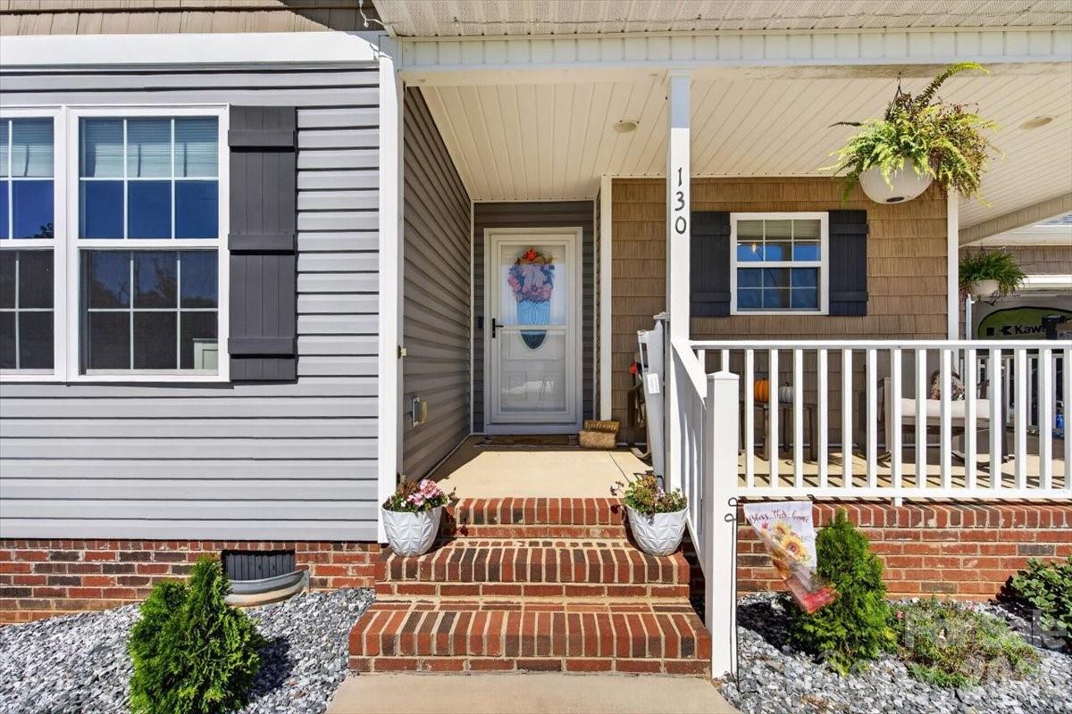 Single Family Residence at 130 Portman Lane, Statesville, photo 7 of 41