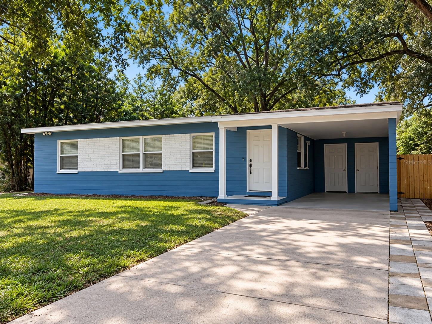 800 DORADO AVE