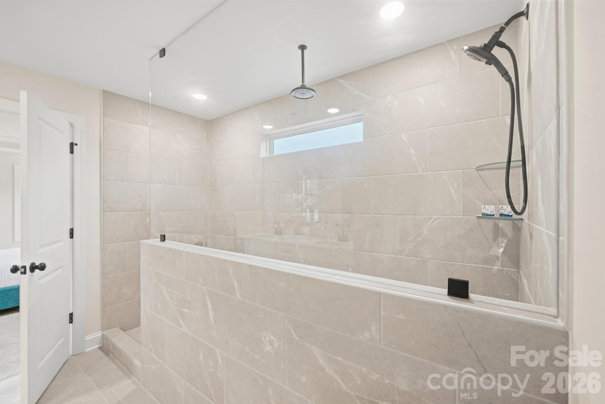 Spa Shower - 2549 Mabel Lane, Monroe
