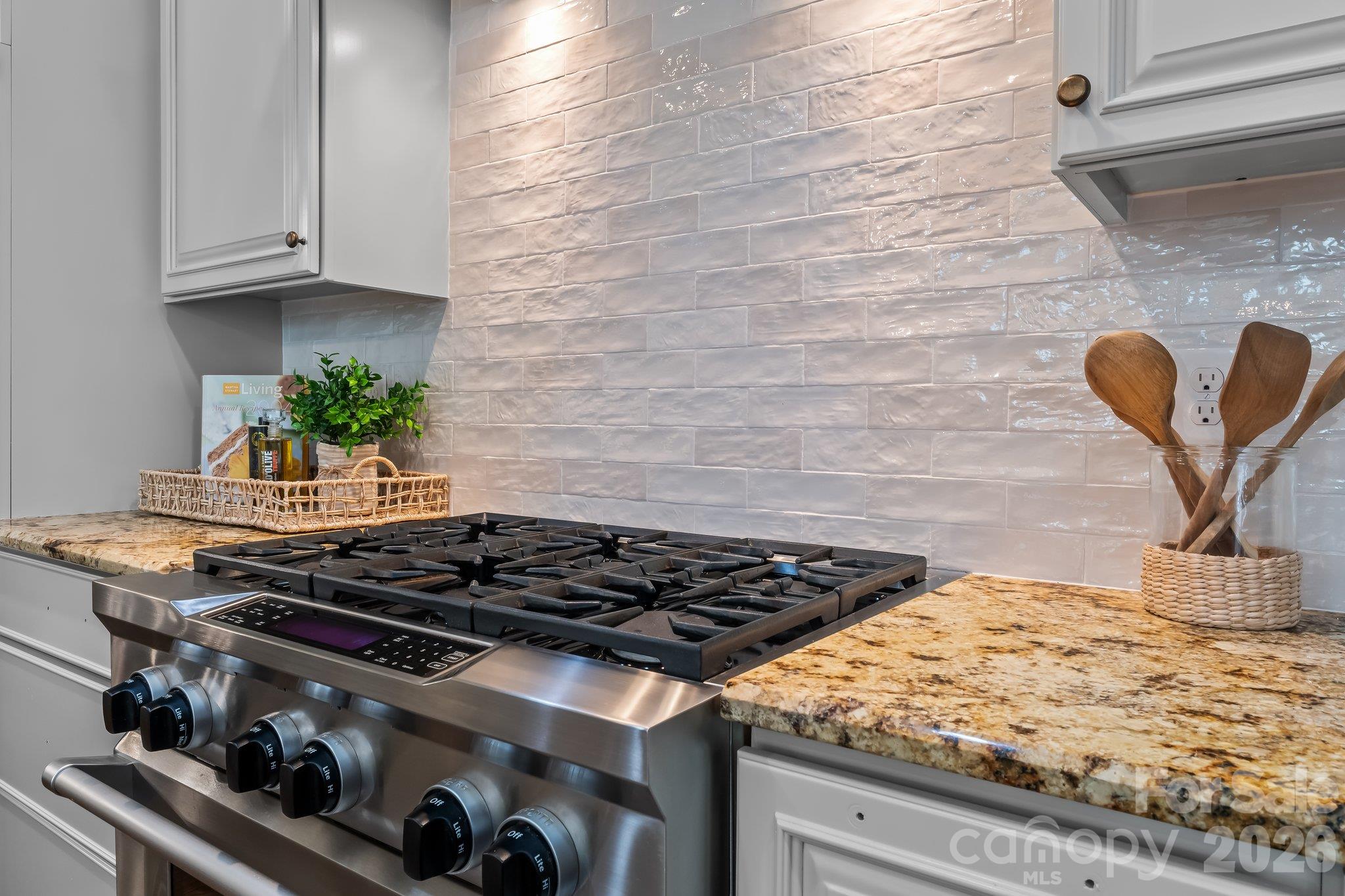 New backsplash - 227 Glenmoor Drive, Waxhaw