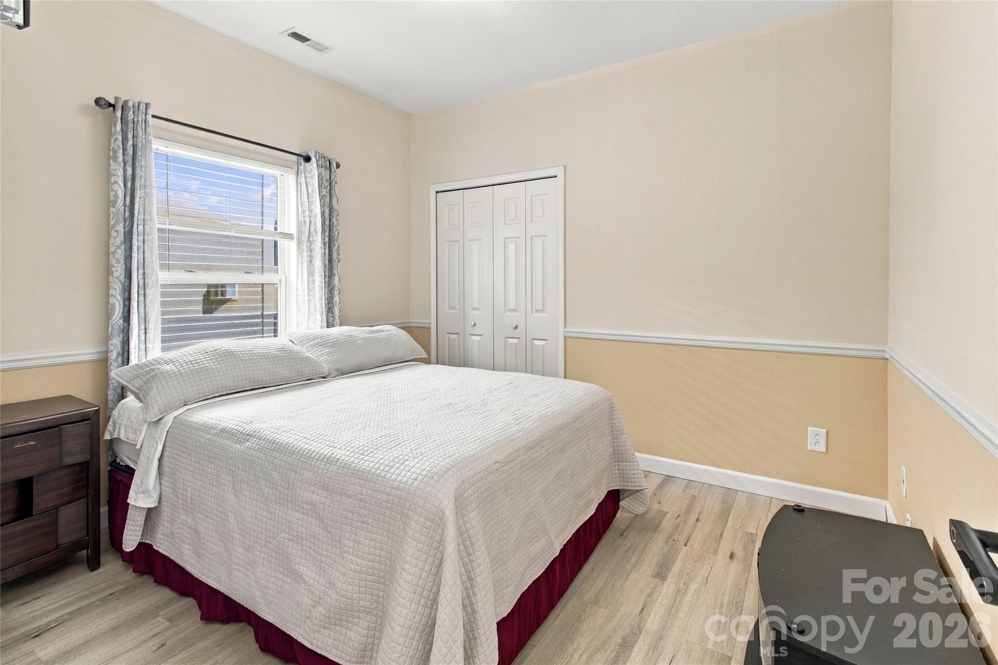 Single Family Residence at 968 Willow Creek Drive, Gastonia, photo 7 of 28
