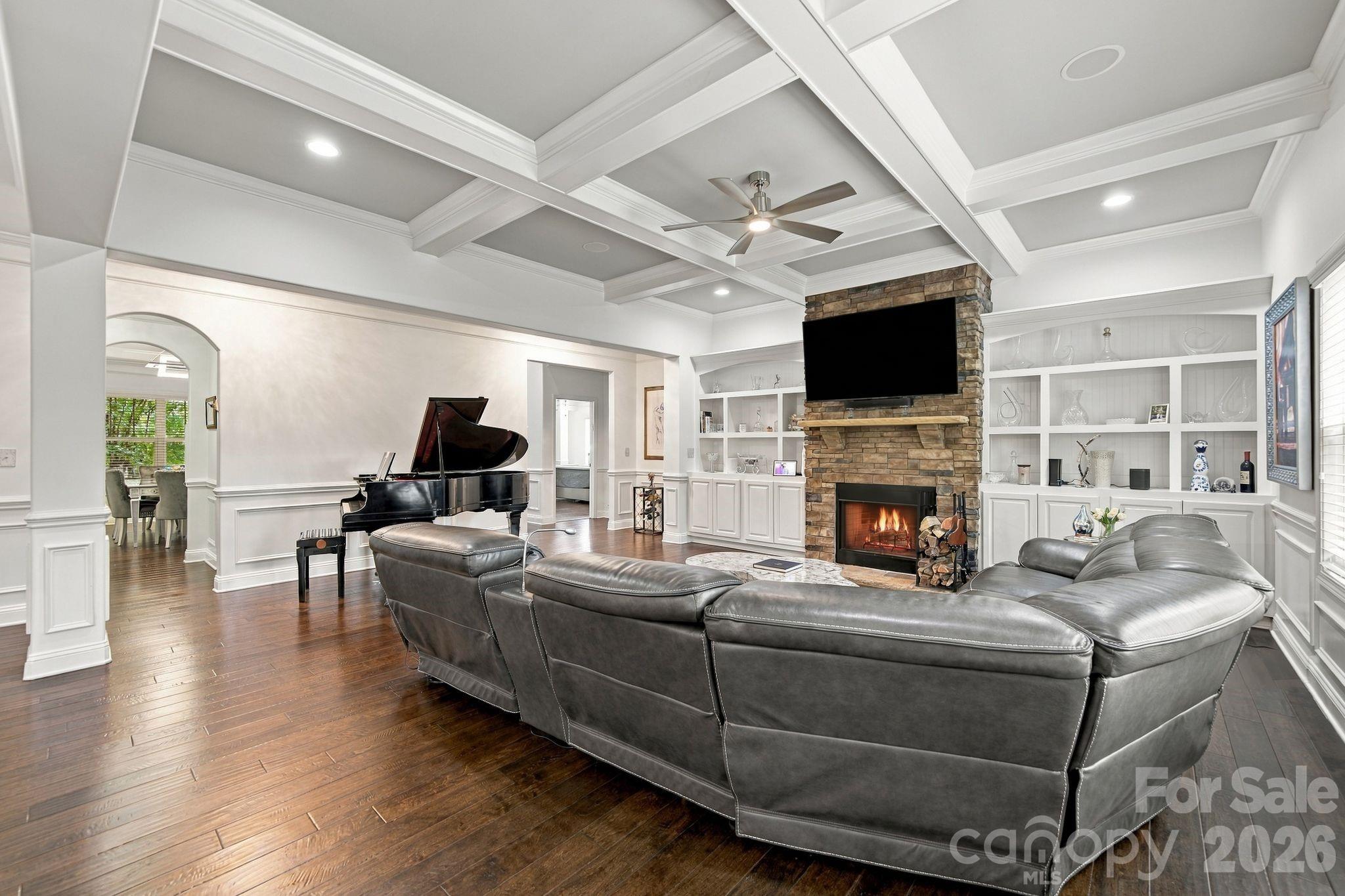Single Family Residence at 13411 Crystal Springs Drive, Huntersville, photo 9 of 48