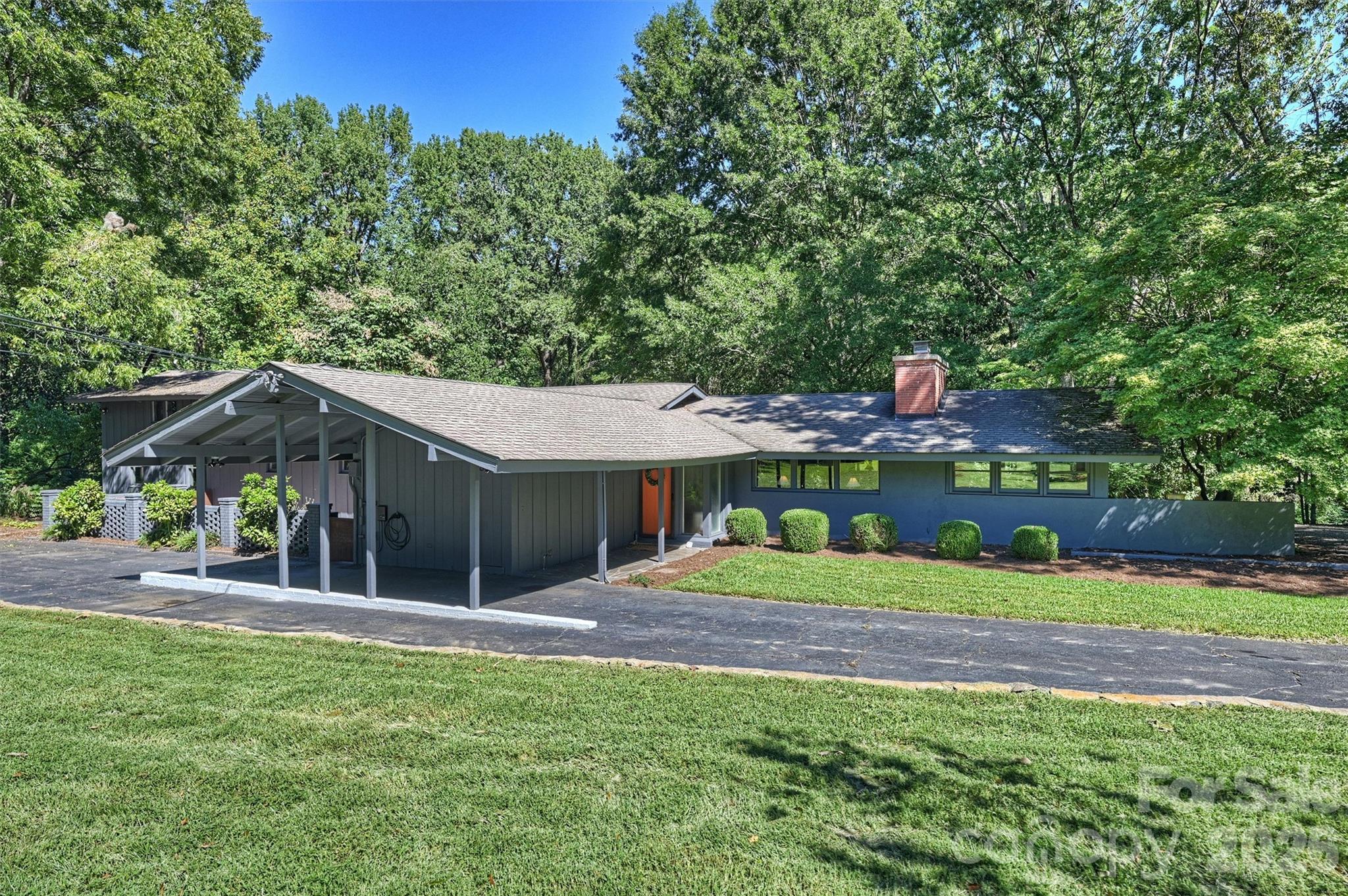 Single Family Residence at 101 S Westover Drive, Monroe, photo 2 of 43