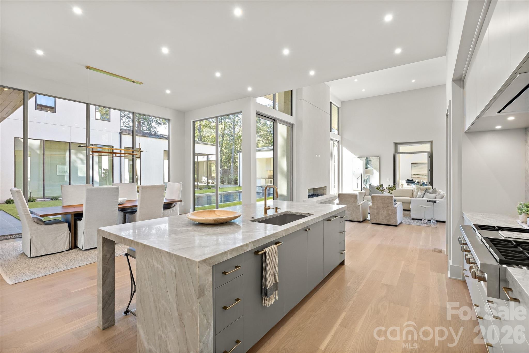 Single Family Residence at 2019 Pellyn Wood Drive, Charlotte, photo 14 of 48