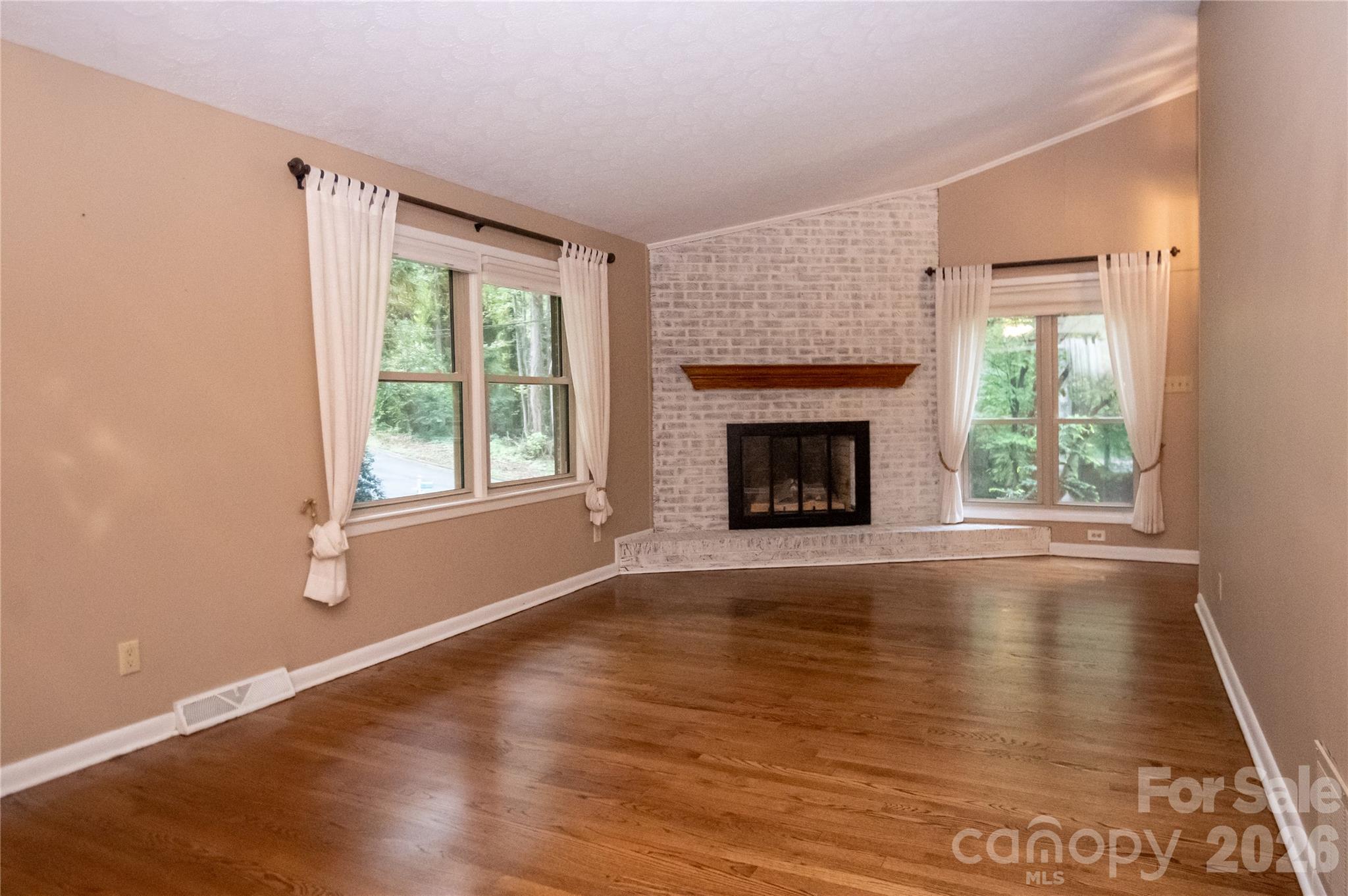 Single Family Residence at 204 Sherwood Place, Morganton, photo 7 of 31