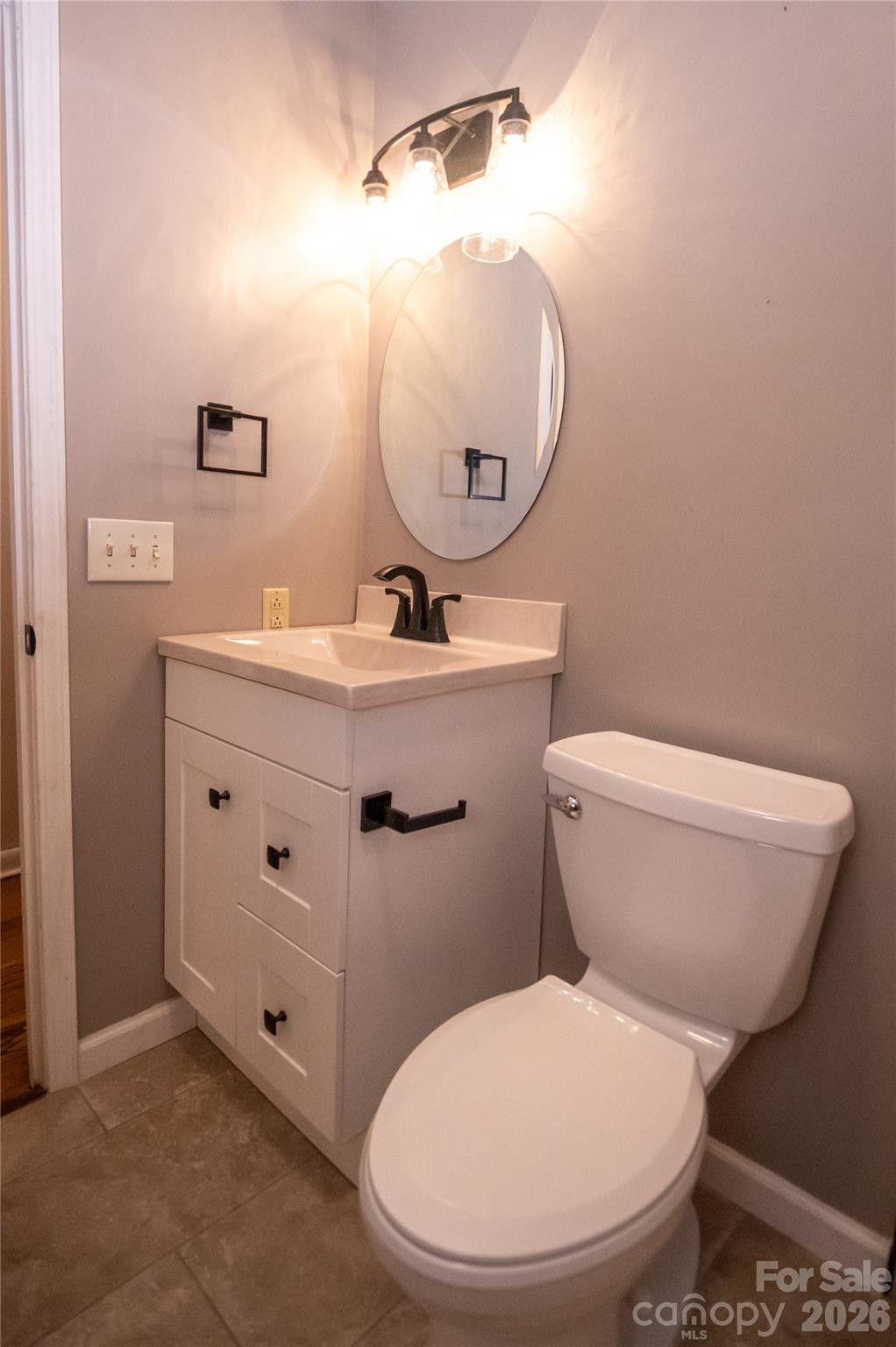 Single Family Residence at 204 Sherwood Place, Morganton, photo 15 of 31
